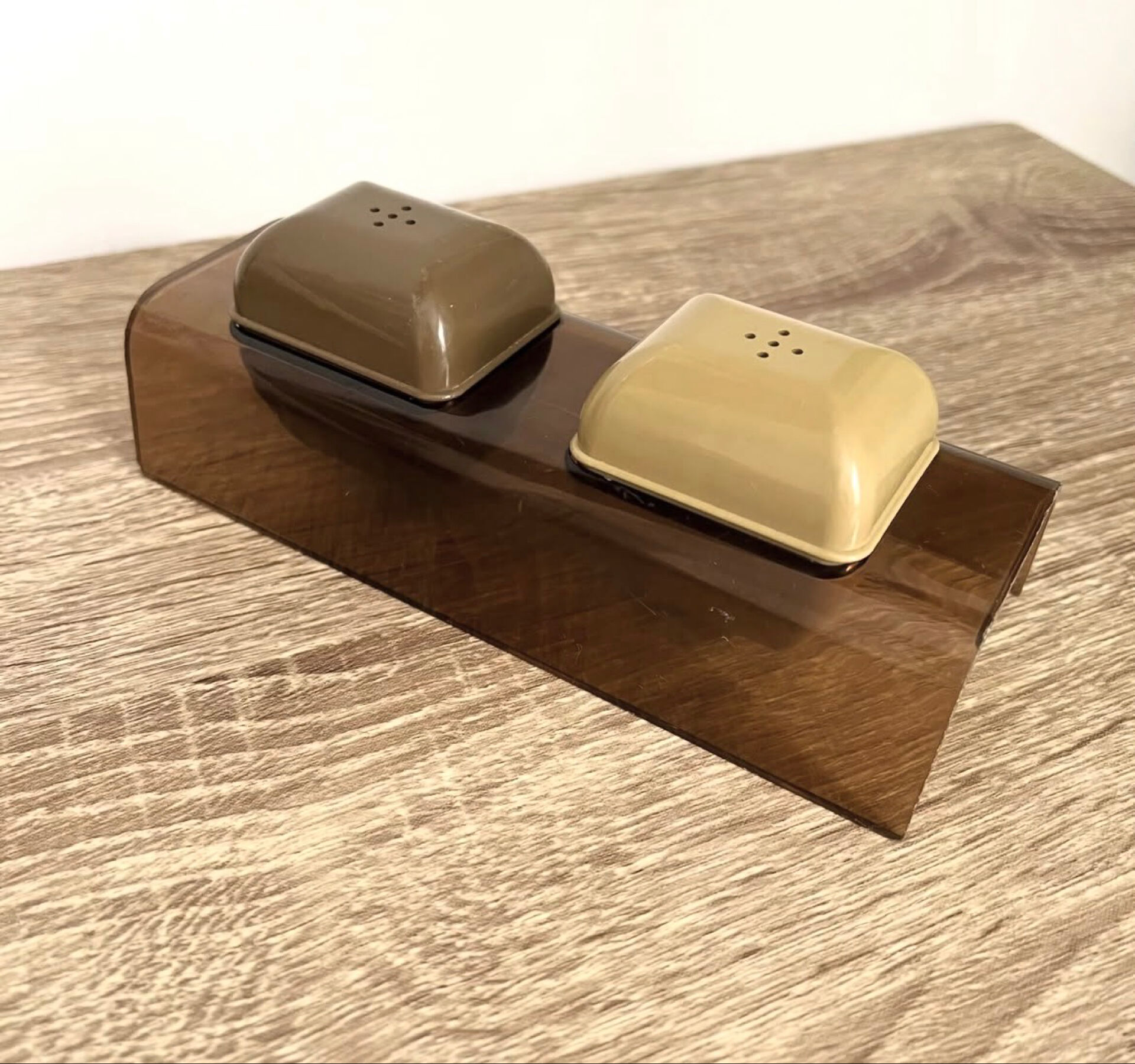 Salière et poivrier vintage
