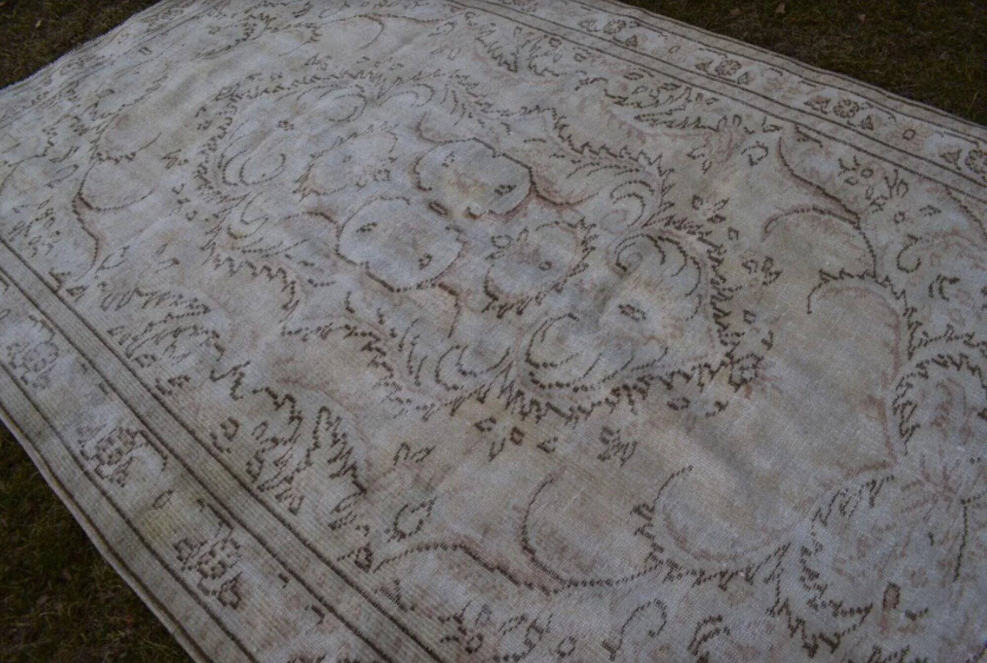Vintage handmade Turkish rug 165x260 cm