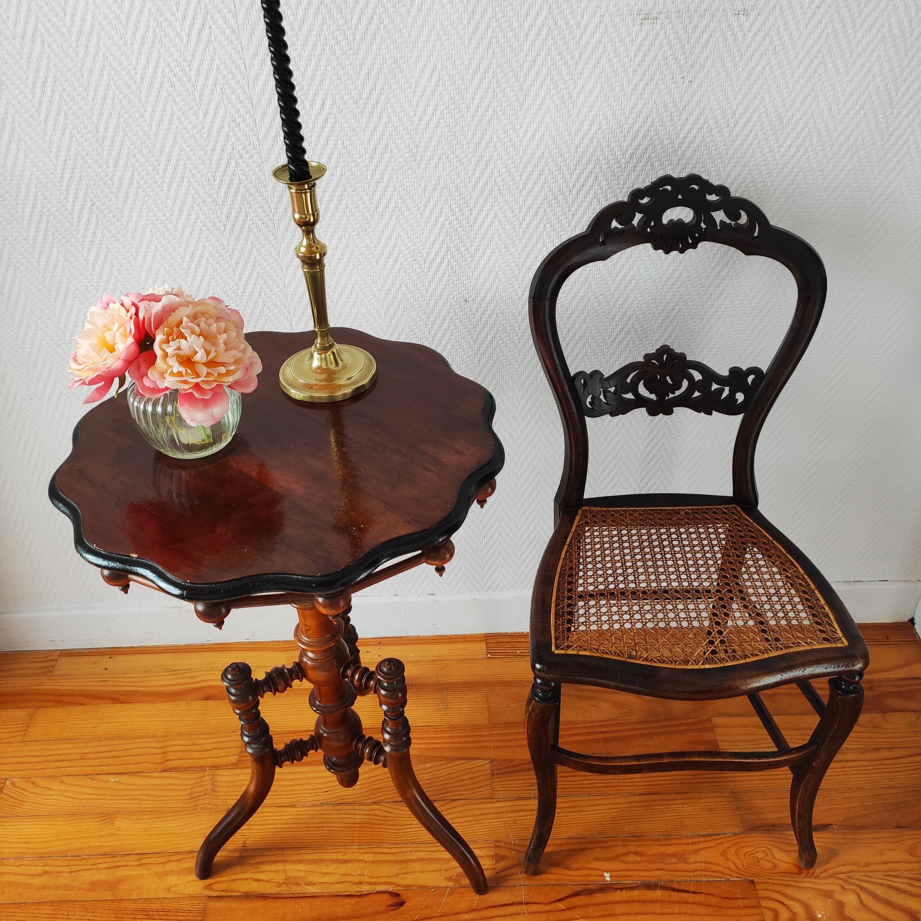 Napoleon III style turned wood gueridon