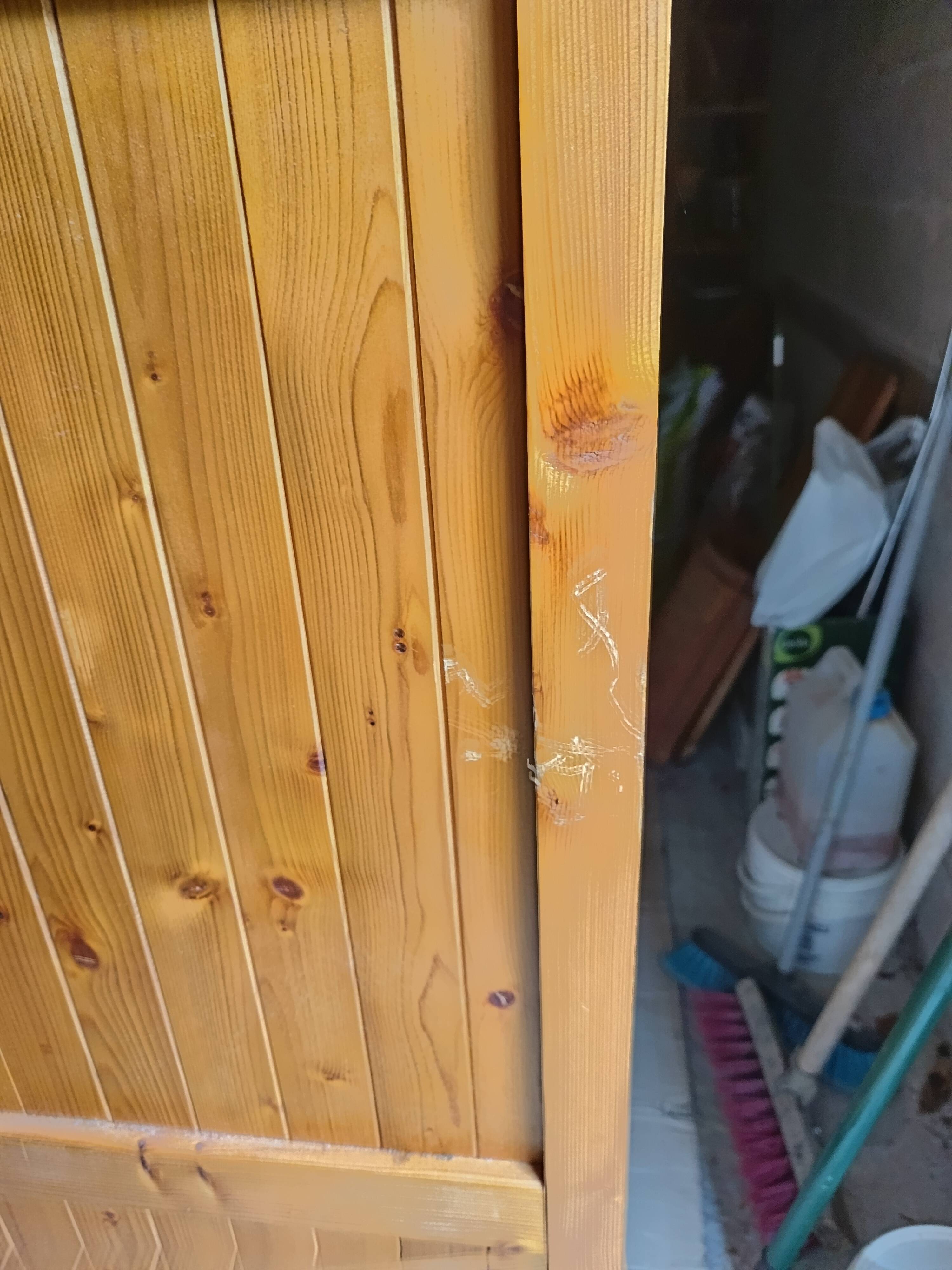Armoire en pin