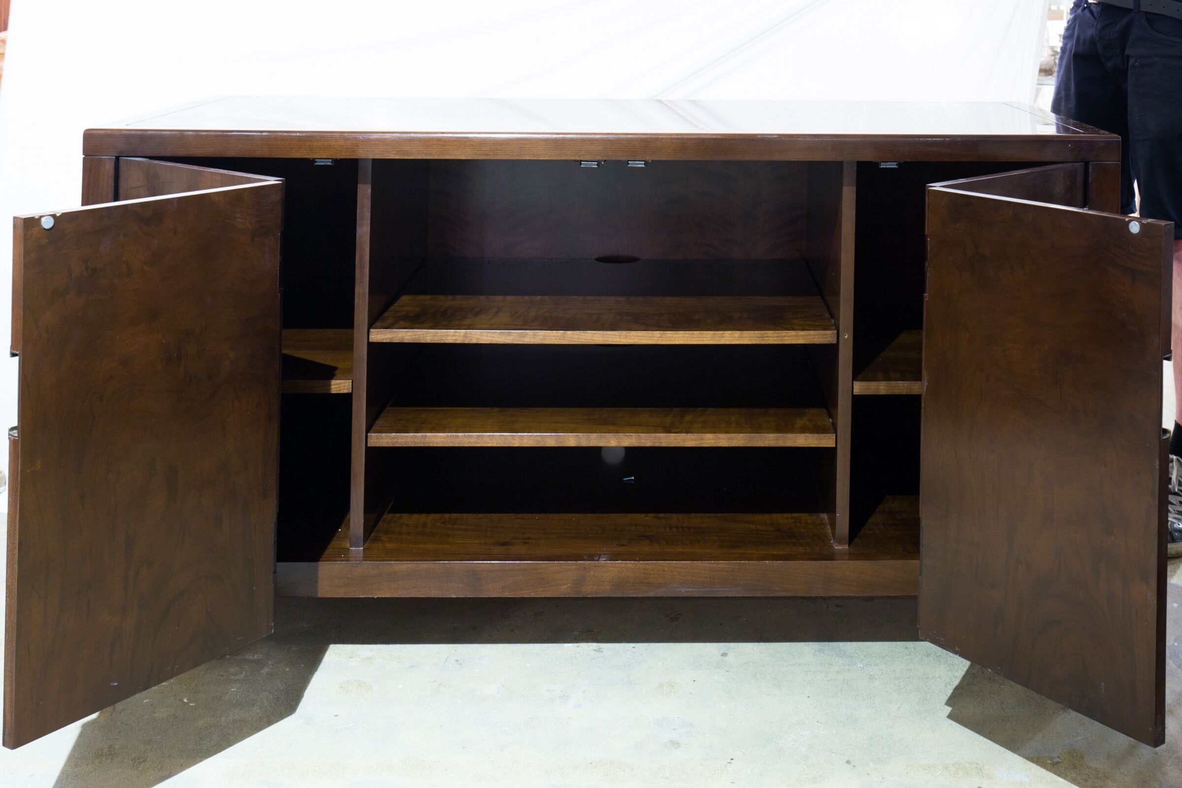 Enfilade Bill Sofield, Noyer Américain Massif