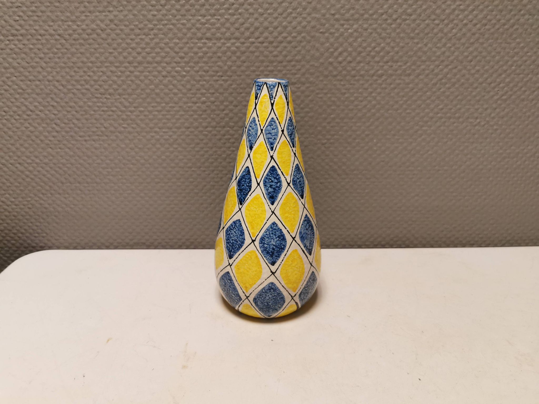 Vase italien à motif Arlequin dans un beau jaune/bleu