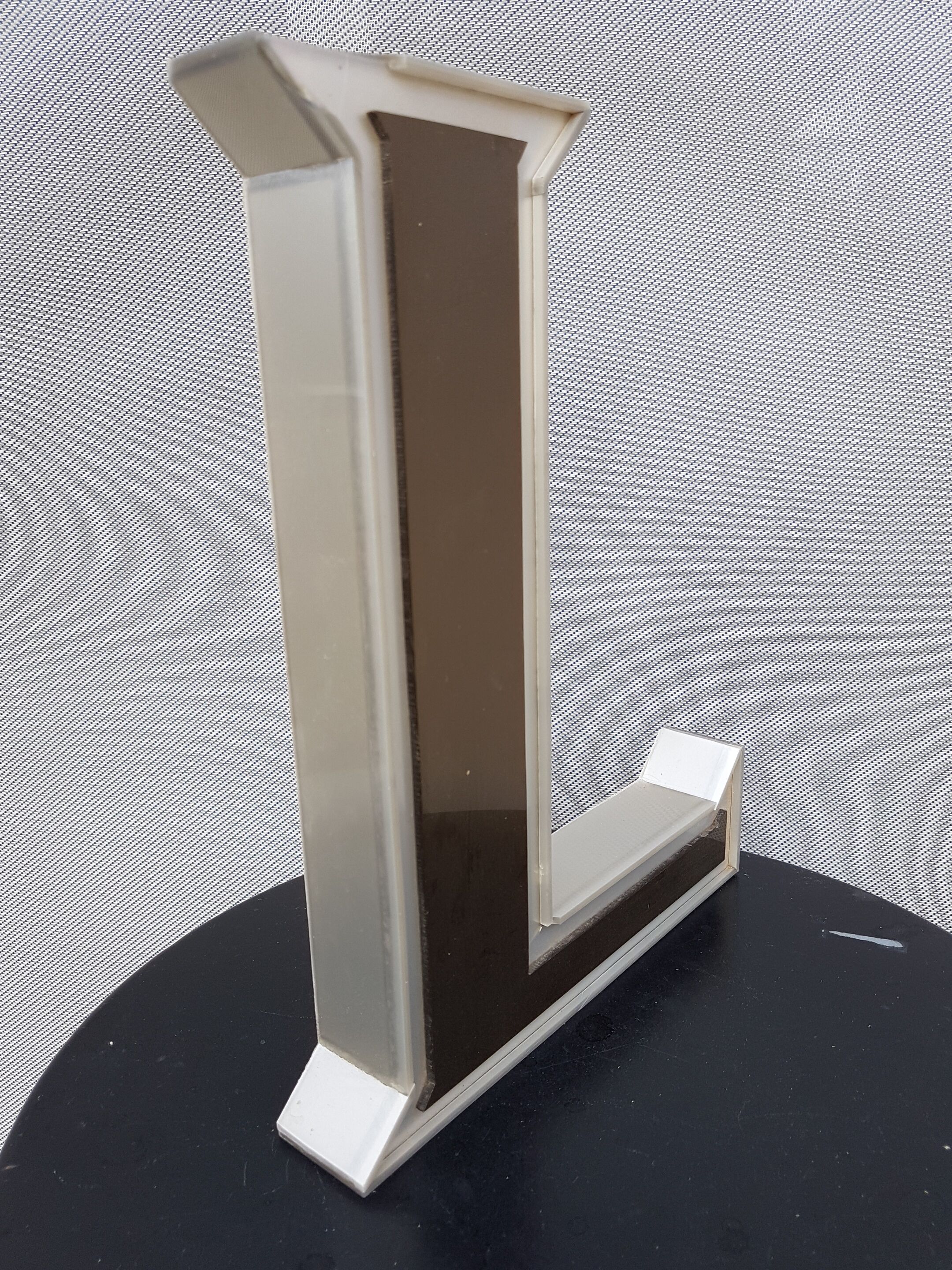 Letter L Brown Pearly iced