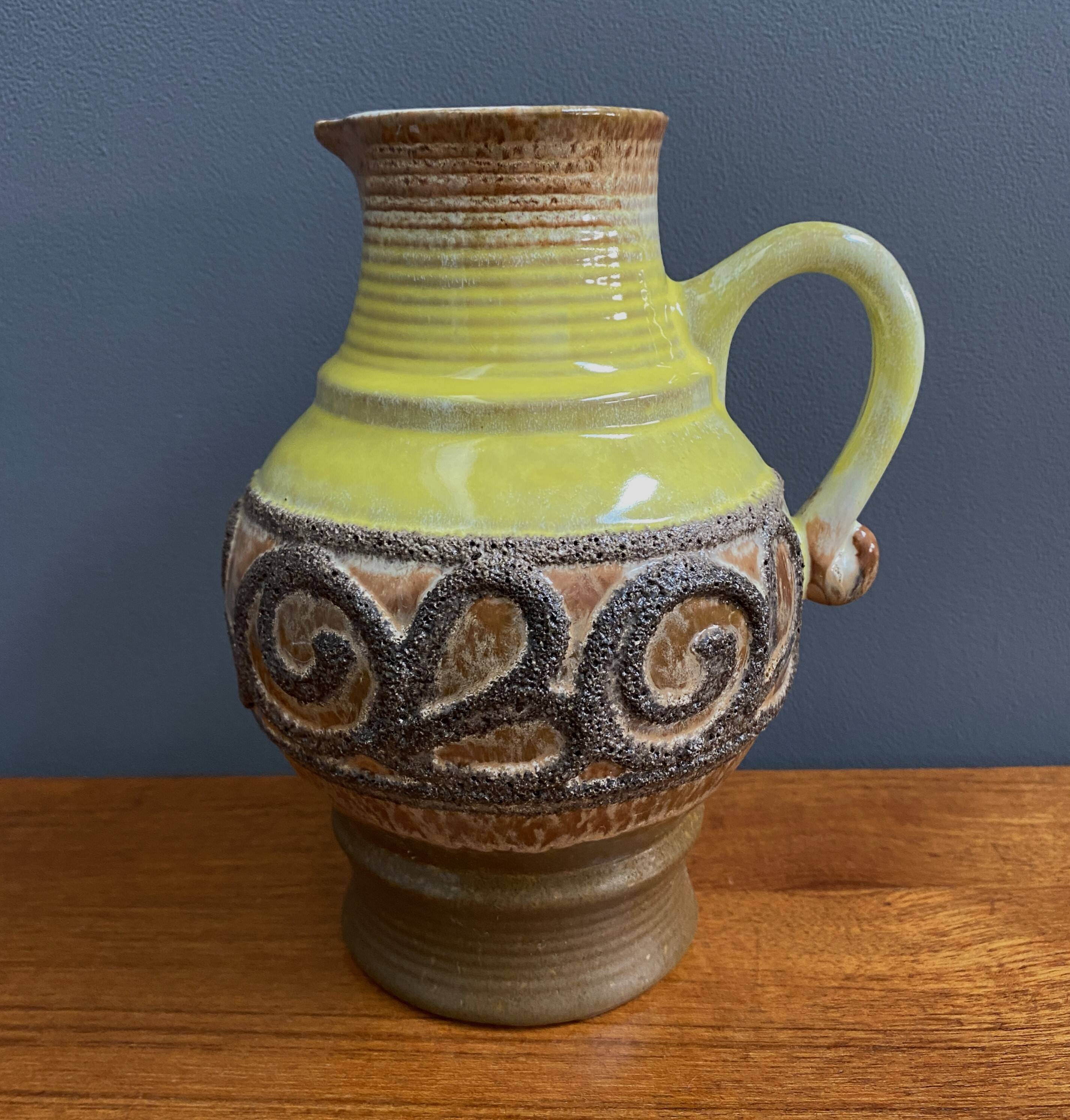 Vase en céramique allemande par Strehla modèle 2003