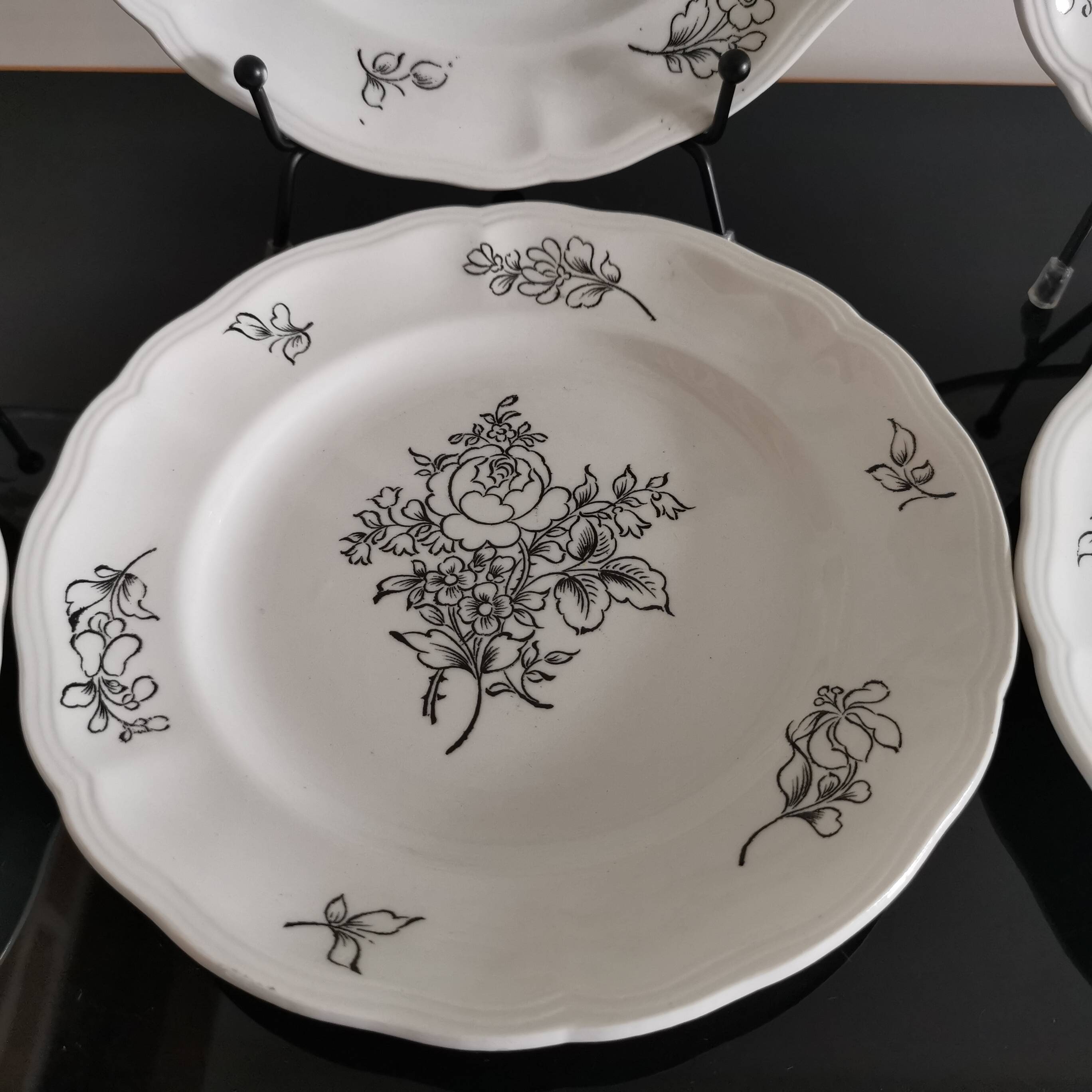 Dessert plates in half Luneville porcelain, black decor