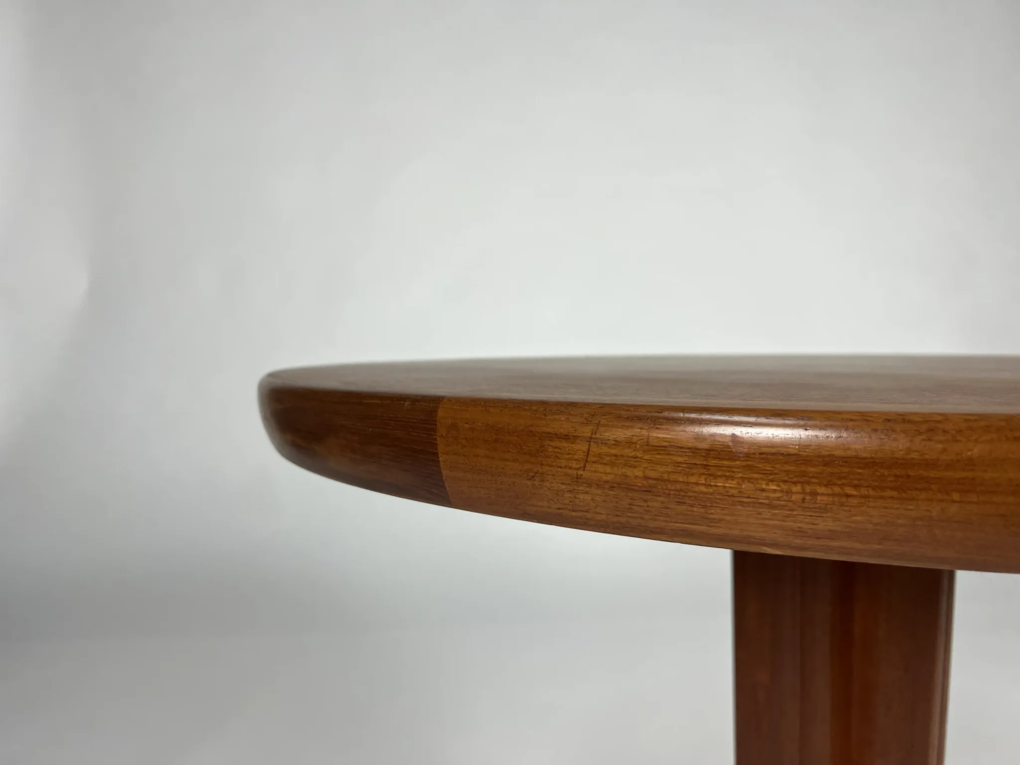 Danish teak dining table round vintage mid-century design VV Mobler