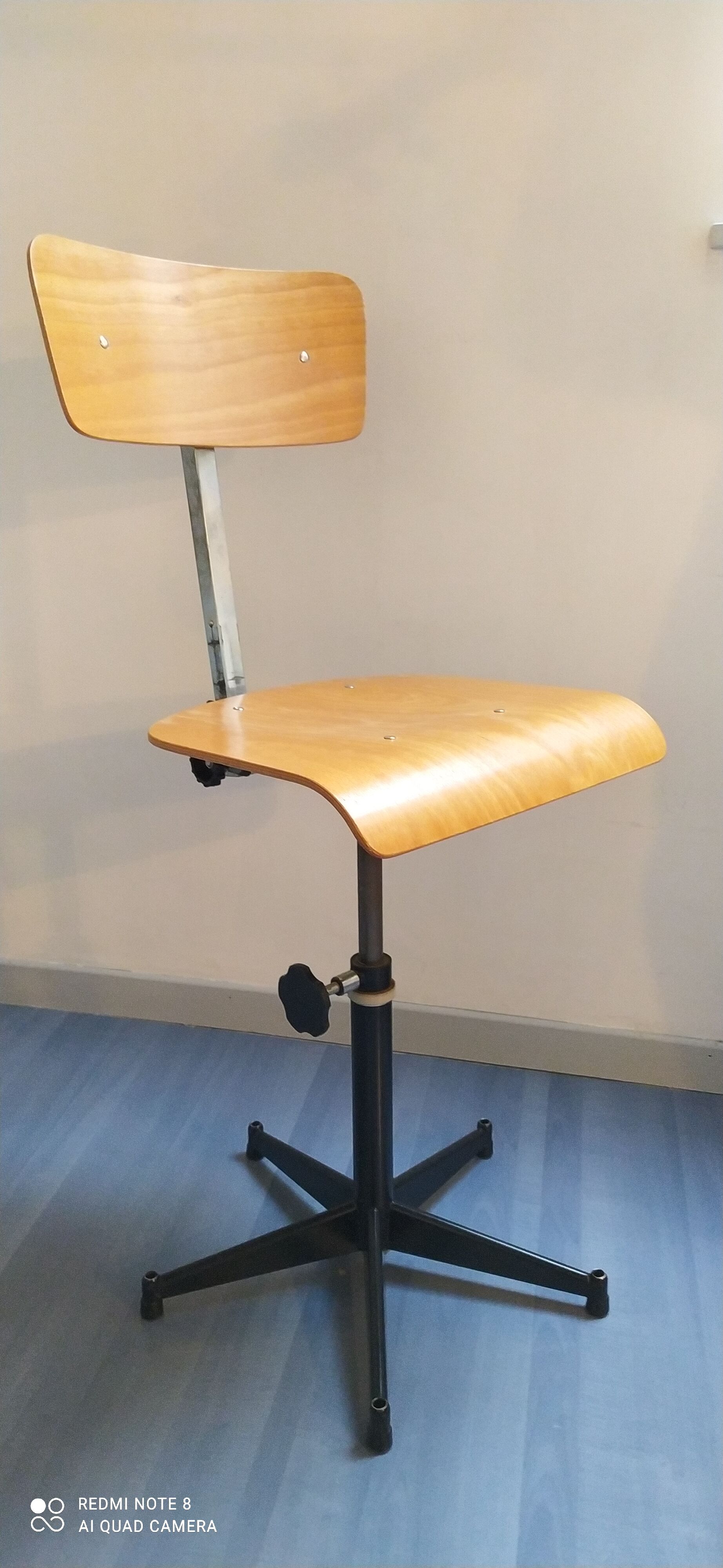 Vintage workshop chair, back height and adjustable seating