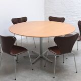 Large 'circular' oak dining table by Arne Jacobsen for Fritz Hansen, 1966