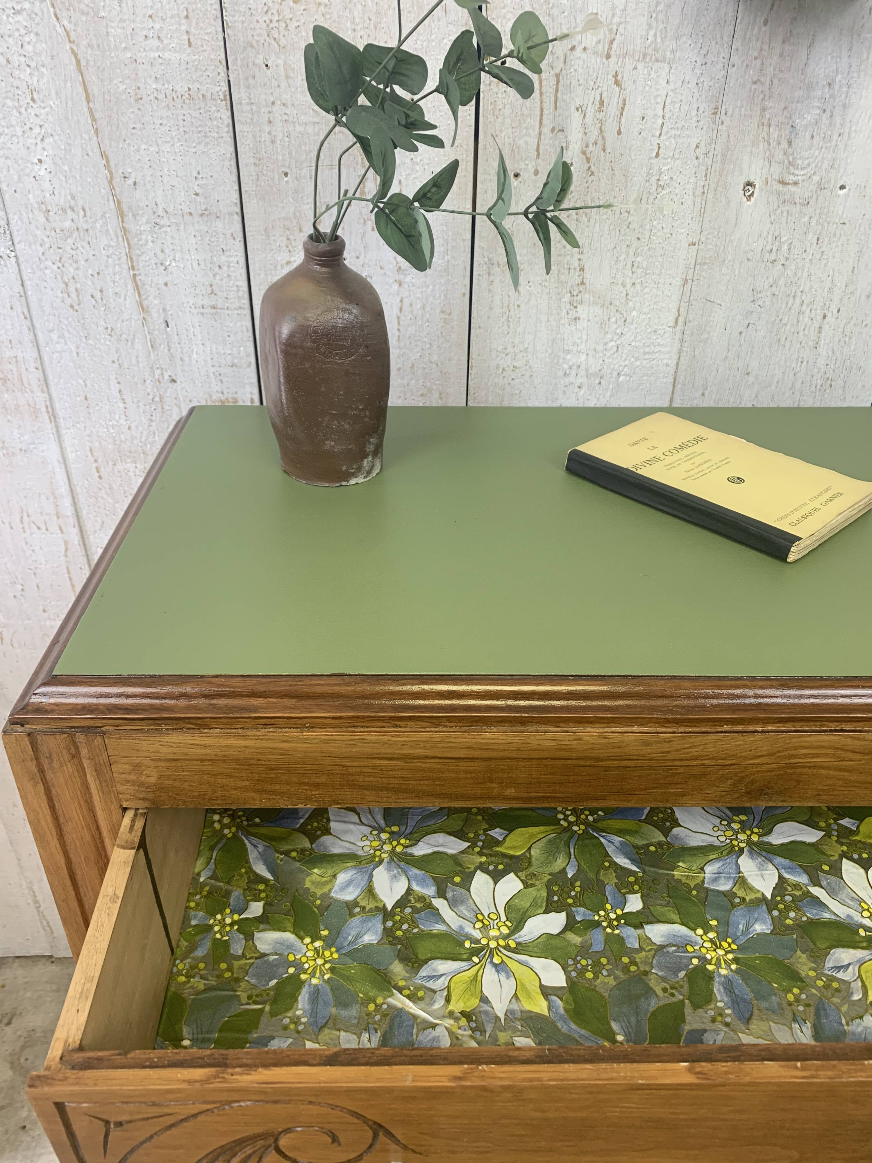 Vintage chest of drawers