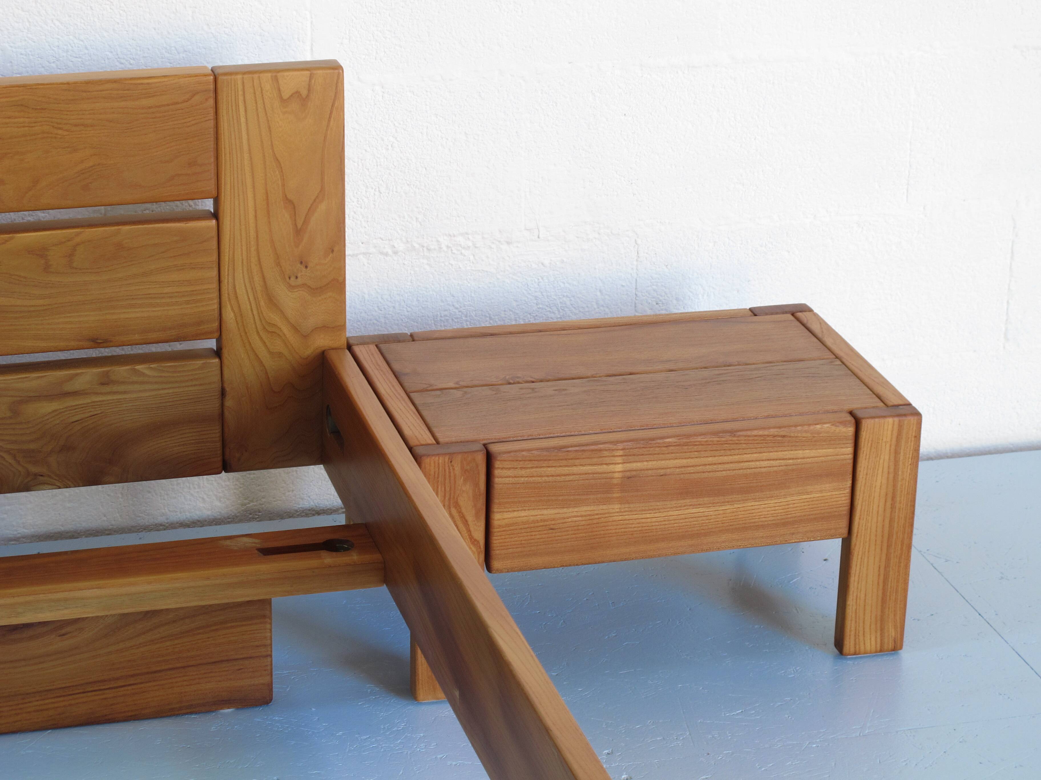 Regain solid elm bed