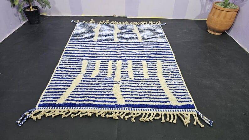 Custom-made Moroccan natural wool rug in pure wool, 2/3 m.