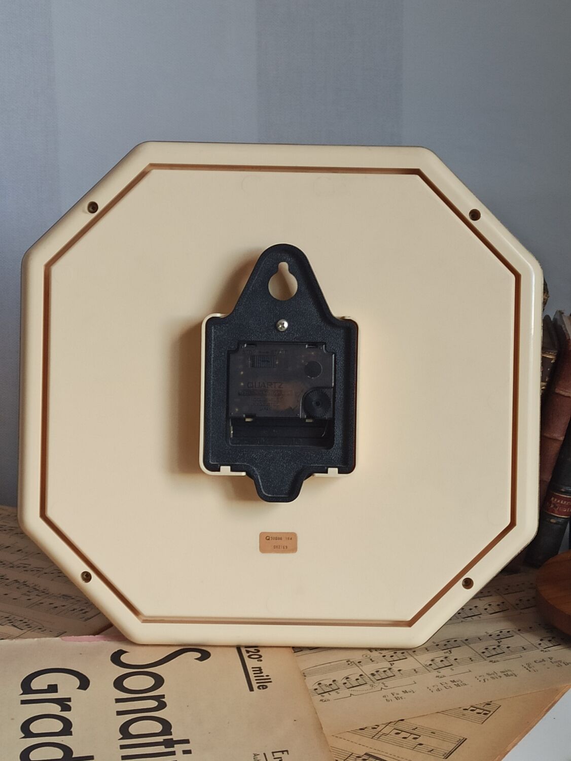 Vintage Citizen 1960s quartz clock