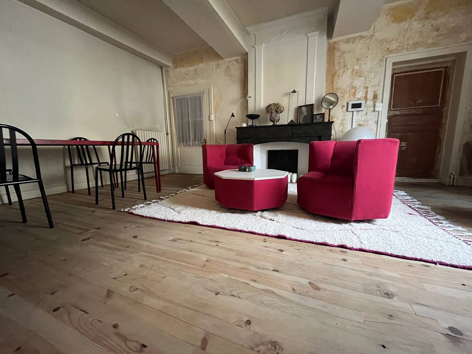 Octa armchair and table set