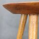Paire de tabourets trépieds en chêne tchécoslovaque des années 1960, de la marque ULUV, restaurée et de style rustique mid-century.