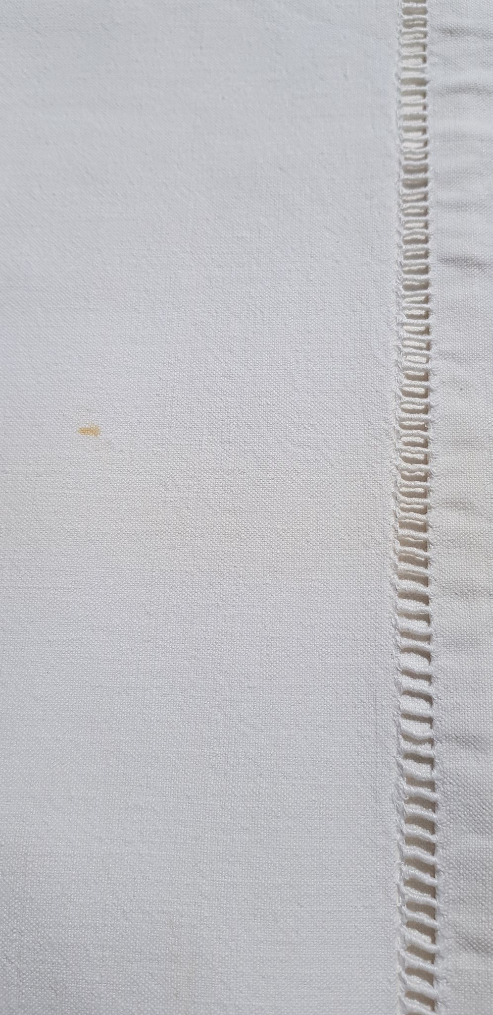 Drap monogramme AD brodé