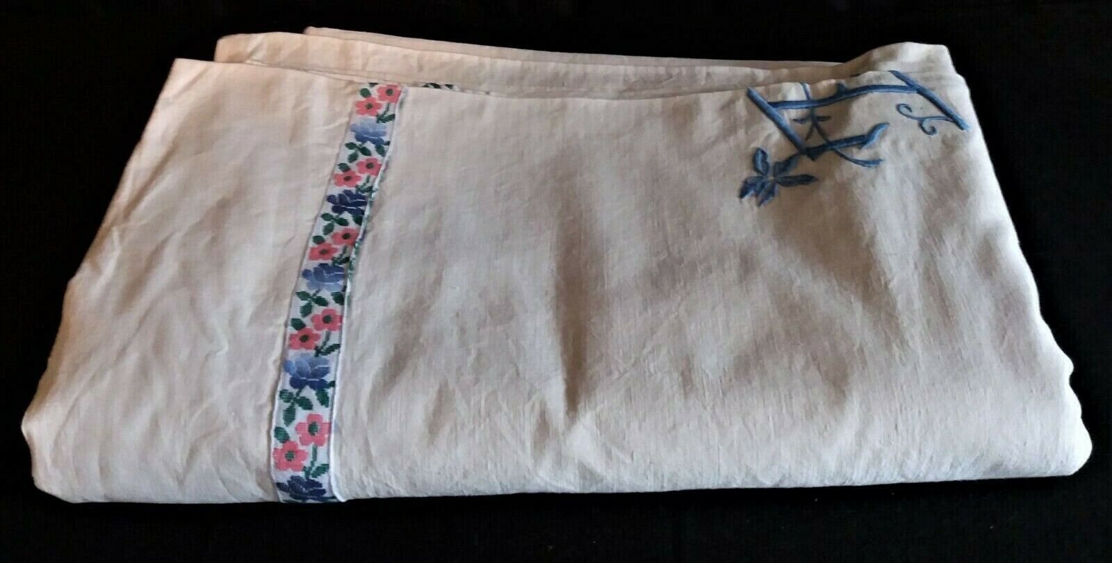 Old sheet embroidered mestizo blue flower in the edge 205 X 315 cm