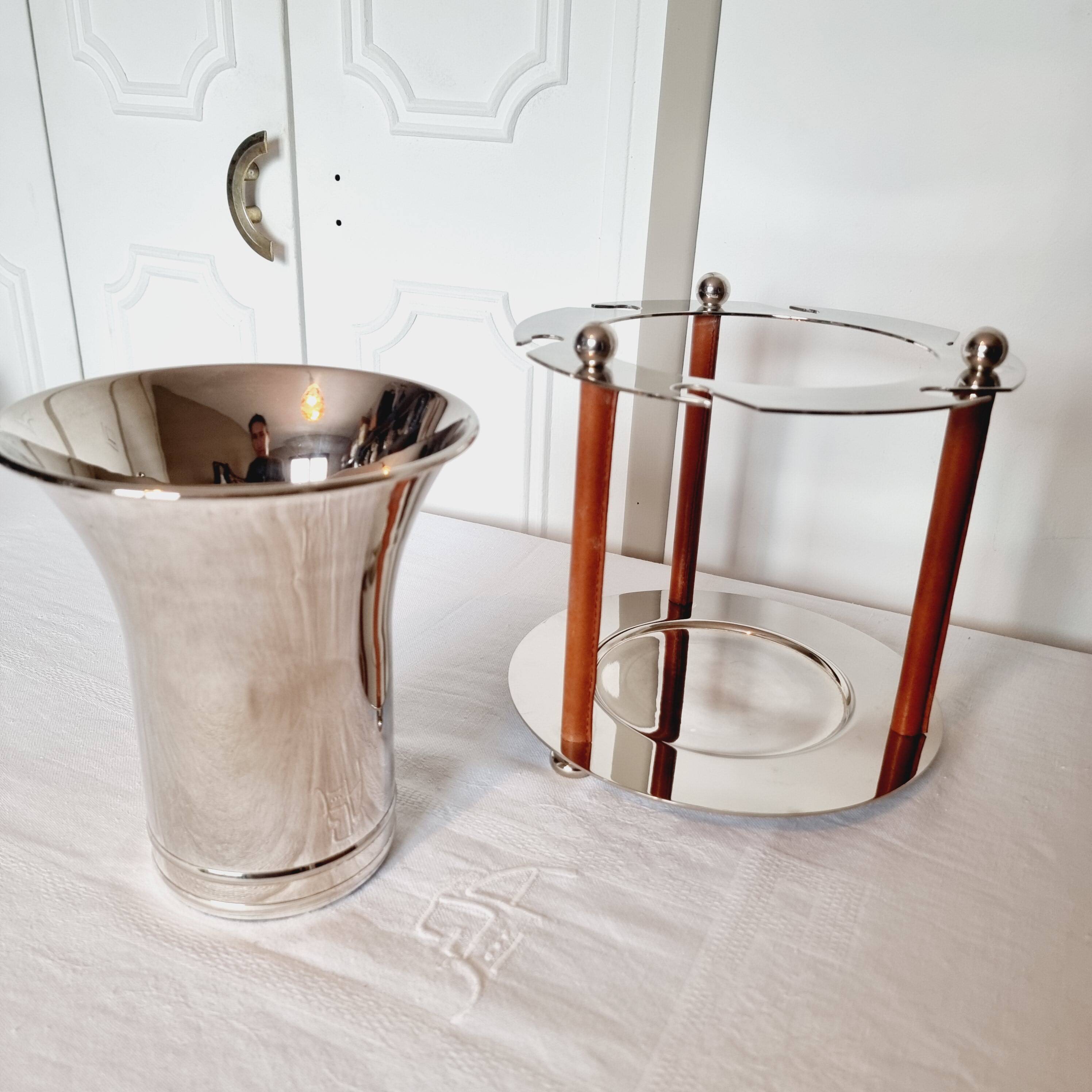 Magnifique Seau à Champagne pour 6 verres au Design Années 70 en Métal Argenté et Cuir.