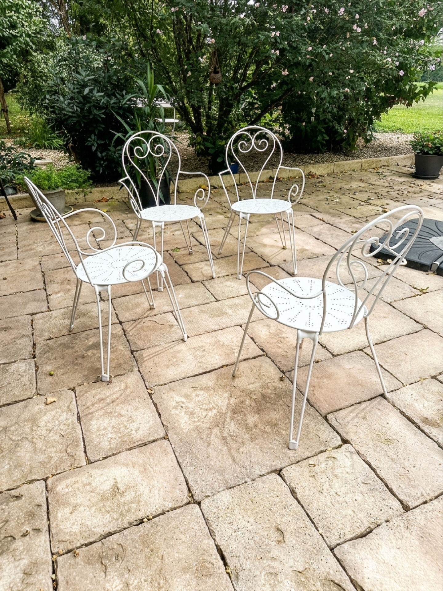 Garden lounge chairs