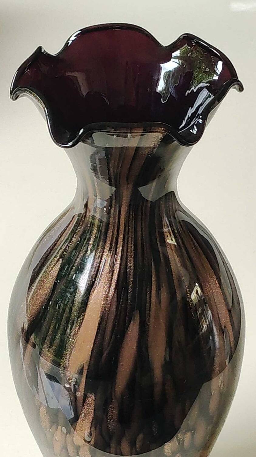 Corolle design vase in blown Murano art glass/Designer V. Nason. 70s. High 25 cm