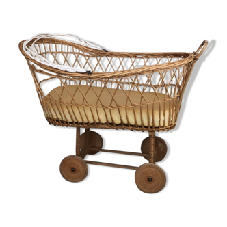 Wicker cradle