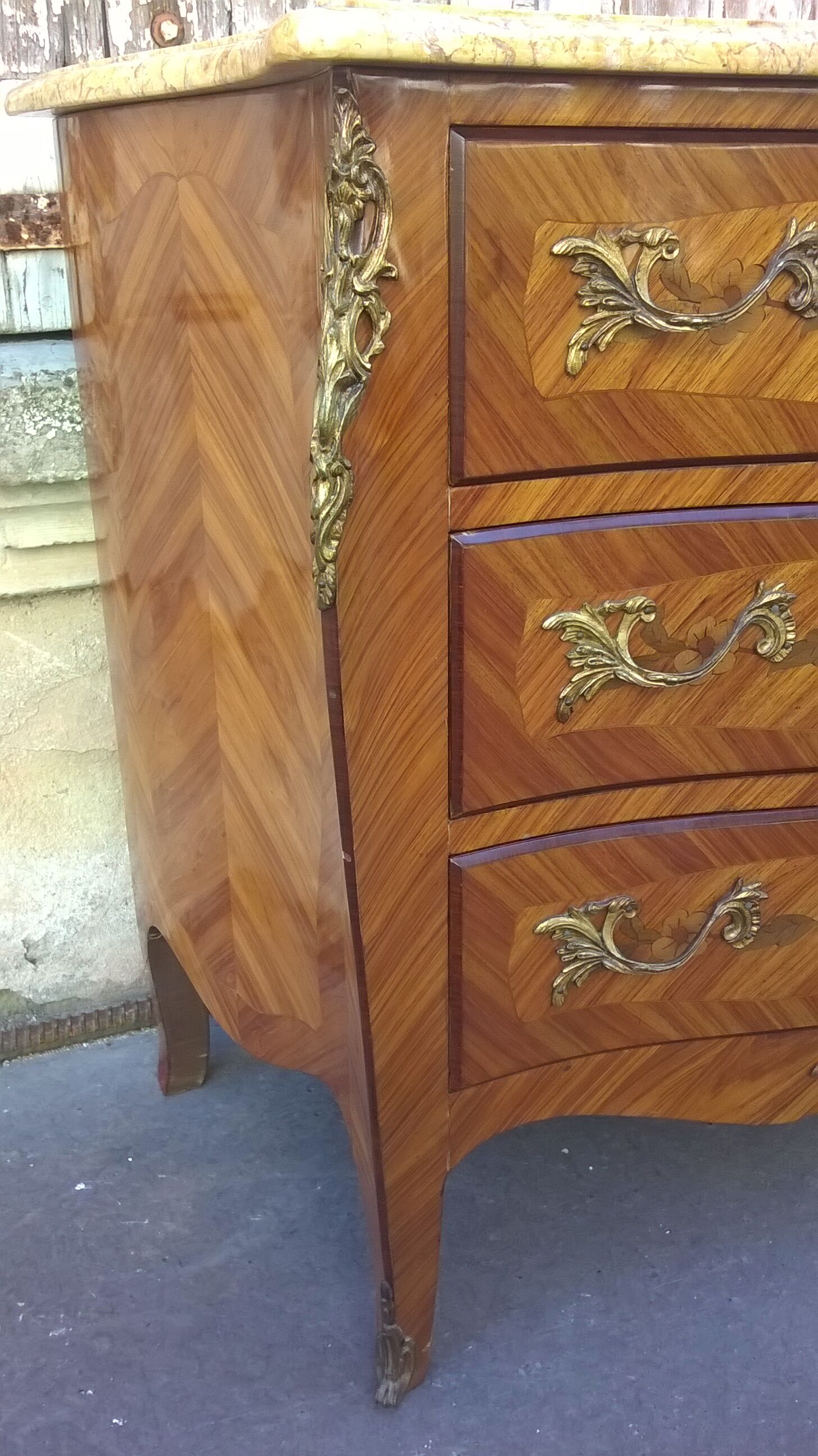 Commode style Louis XV estampillé
