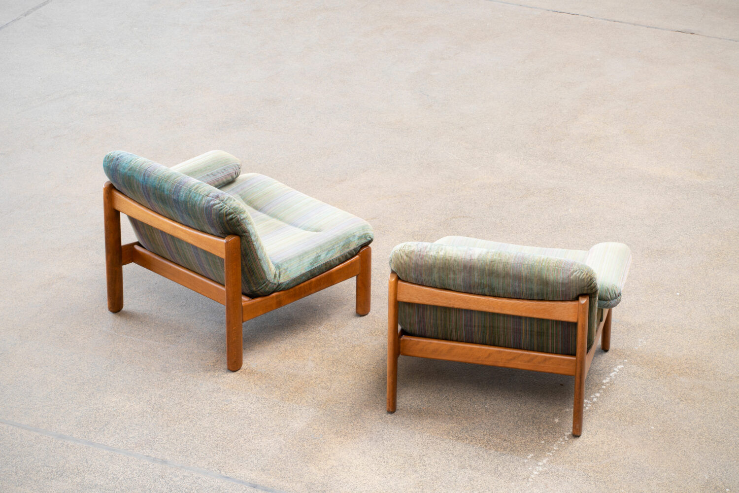 Pair of Scandinavian armchairs in teak and velvet, 1960