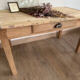 Table basse en bois brut