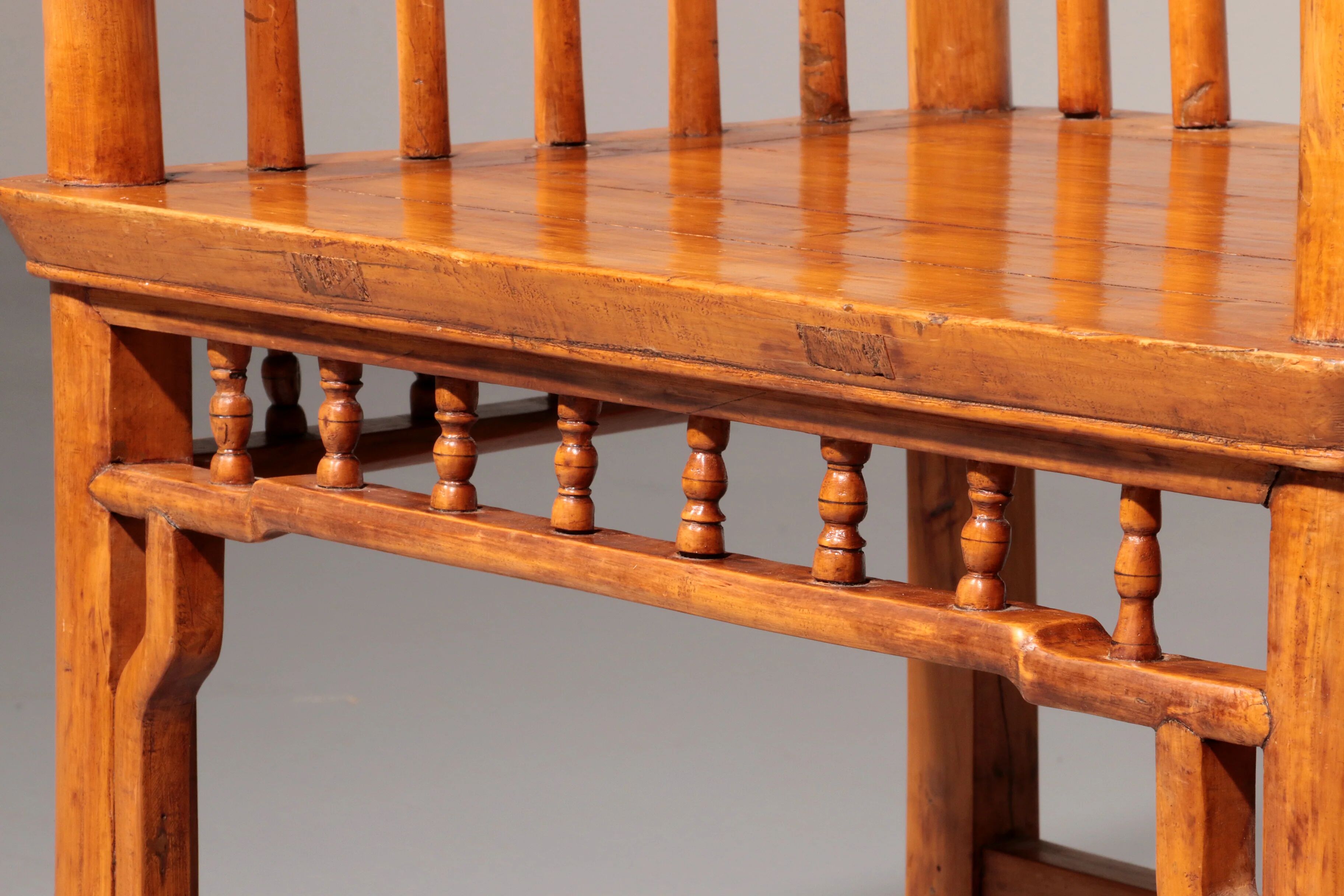 Rare Hongmu comb-back armchairs, hand-carved, late Qing dynasty, Asia