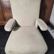 Napoleon III crapaud armchair with a reclined backrest
