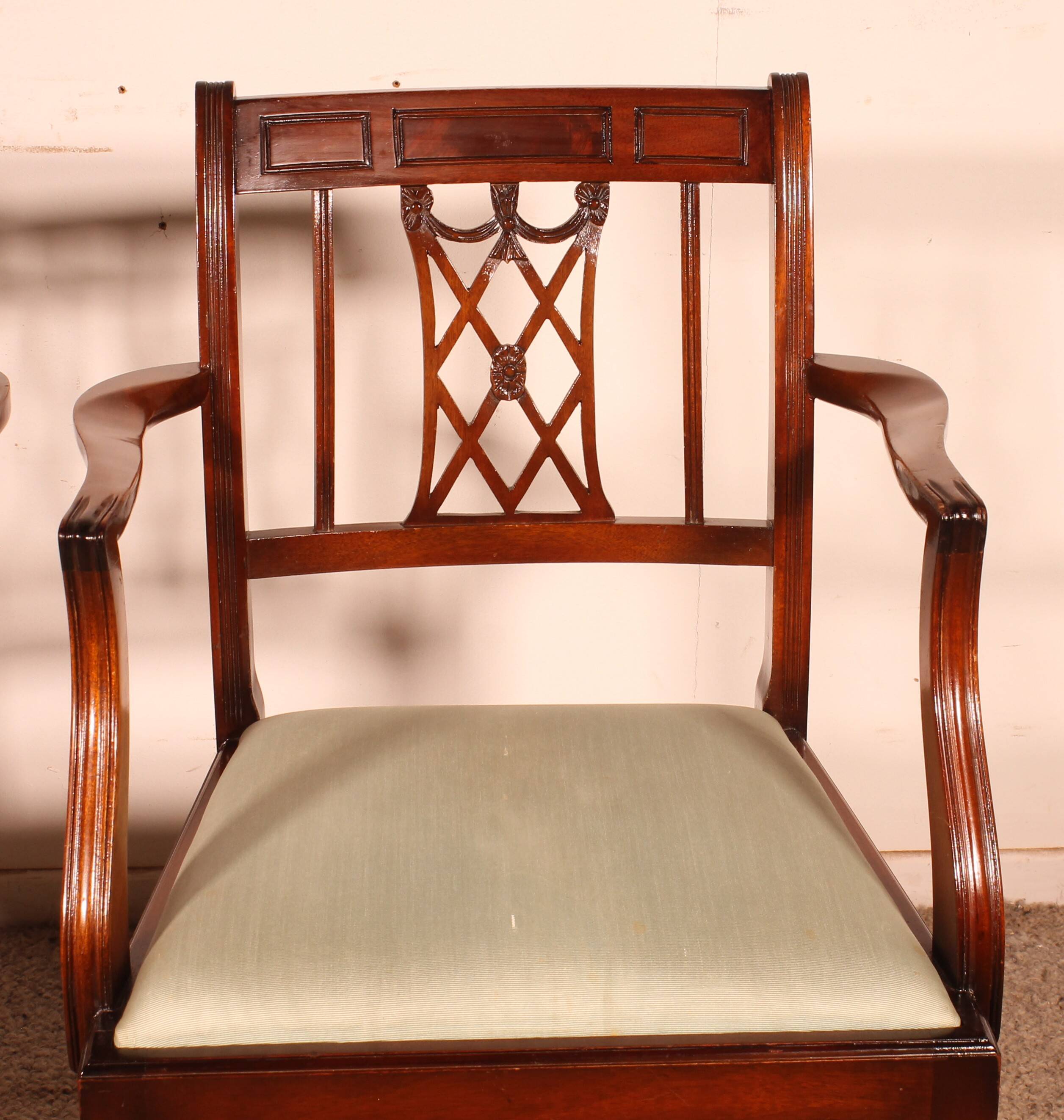 pair of mahogany armchairs in Hepplewhite style