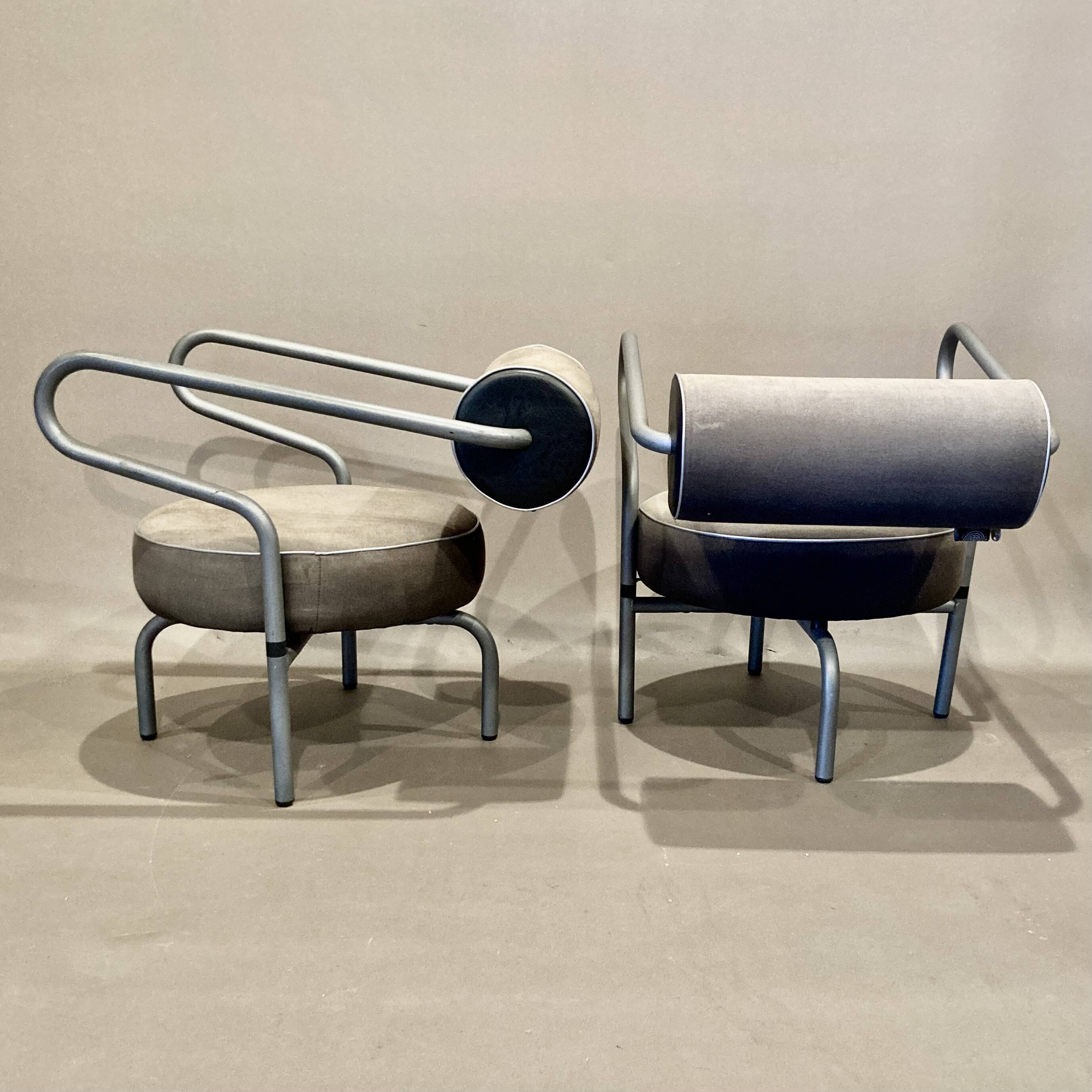 Pair of designer armchairs "the natural choice".