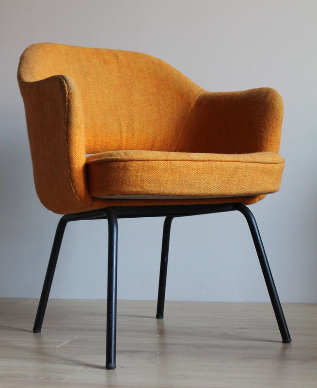 Chair Conference Eero Saarinen