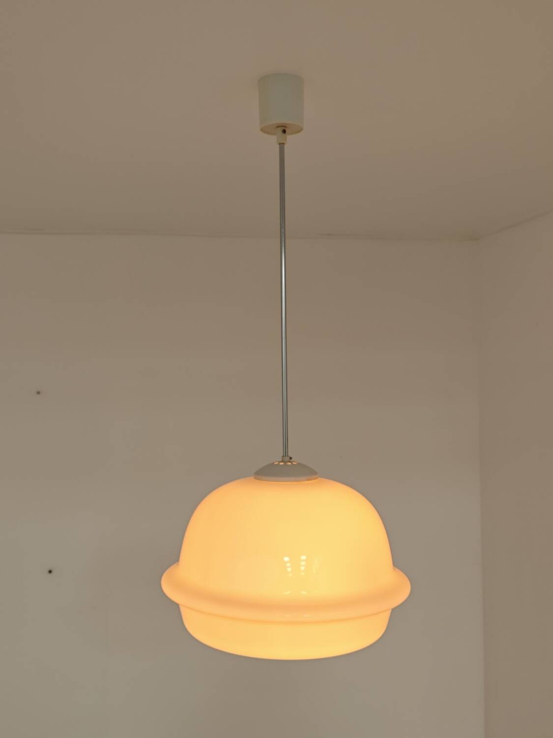 Suspension lamp "derby" in triplex opal glass – karel volf, osvě