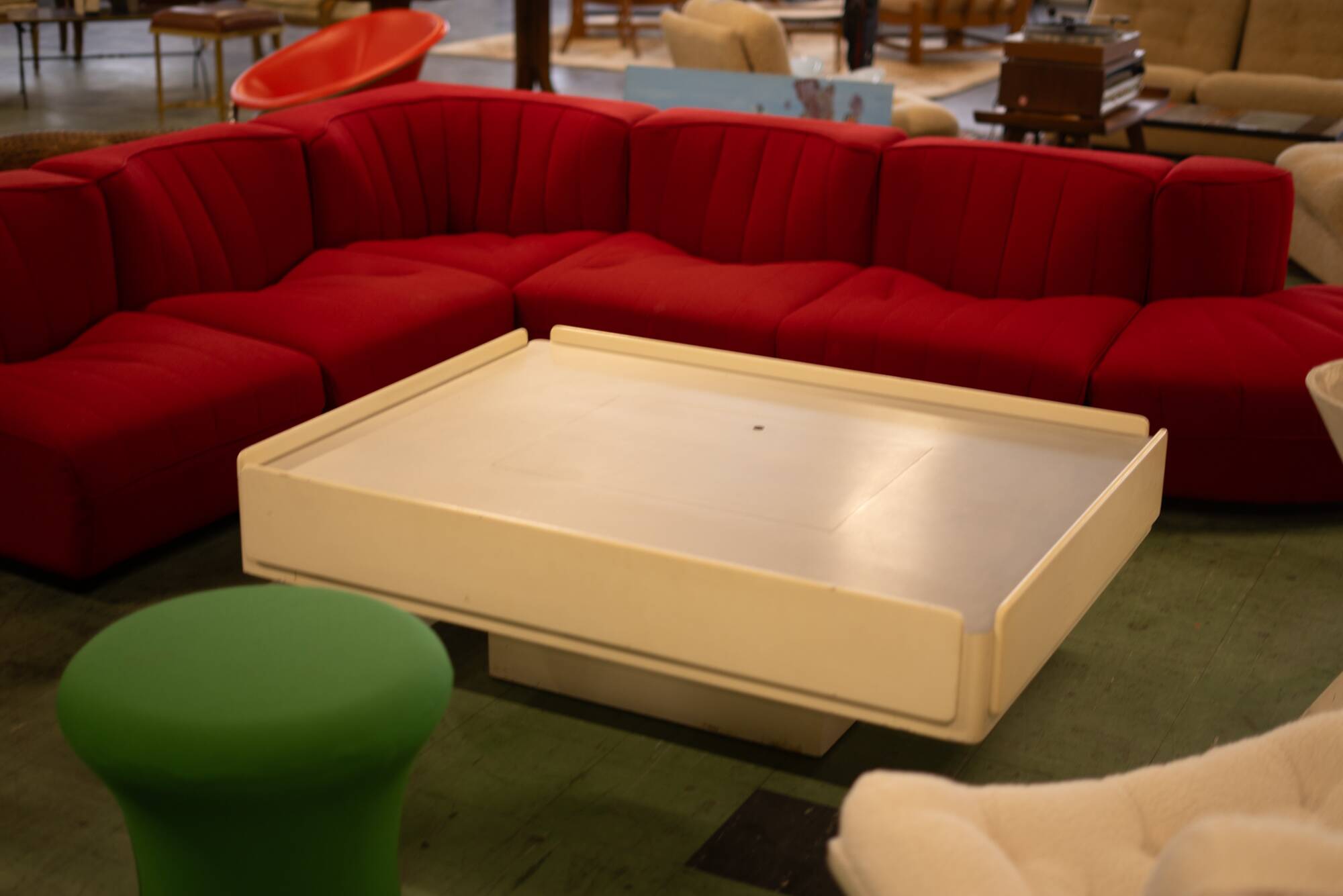 White coffee table Caori Vico Magistretti Gavina 1960