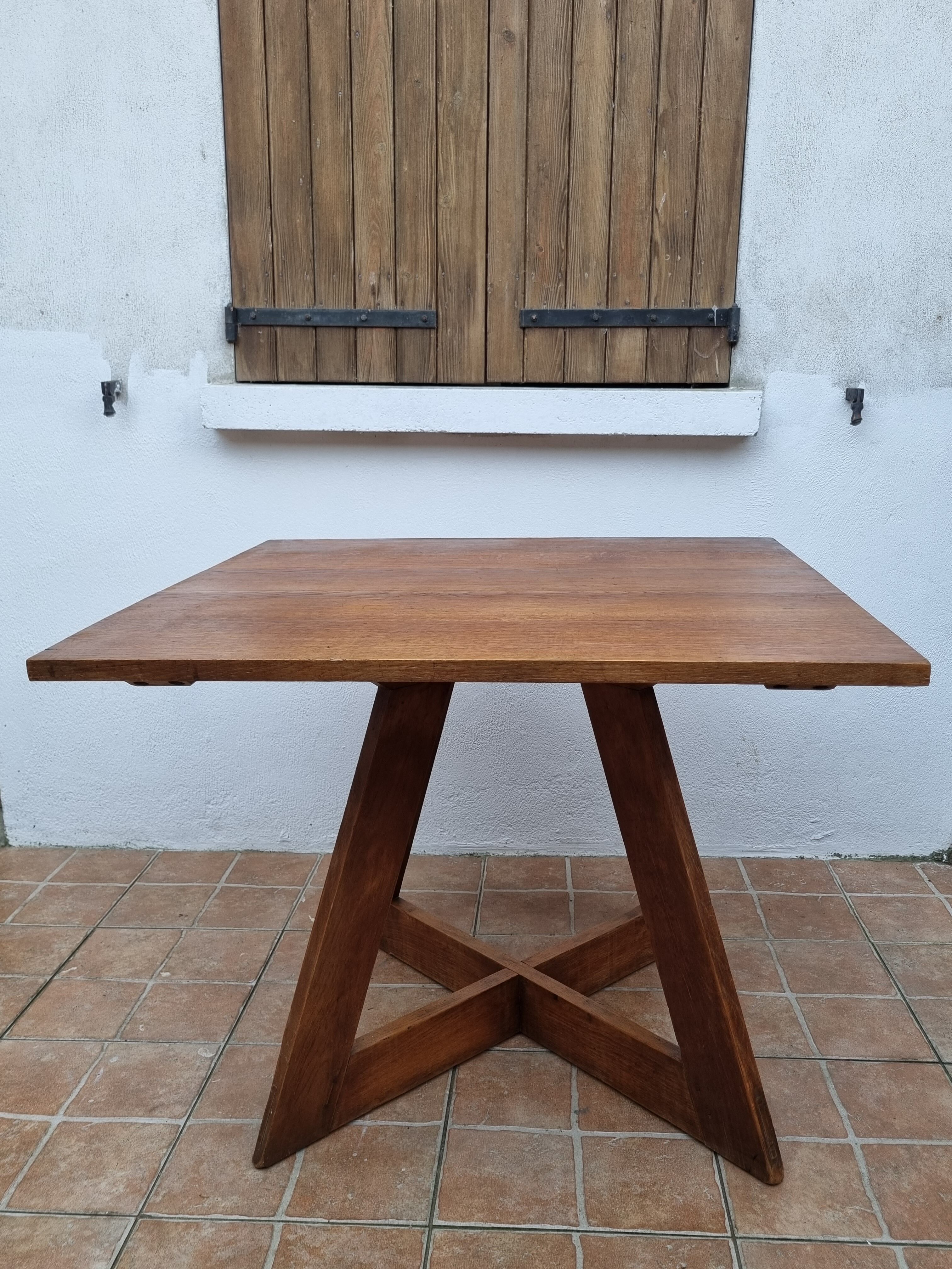 Square table in art deco style in oak, removable