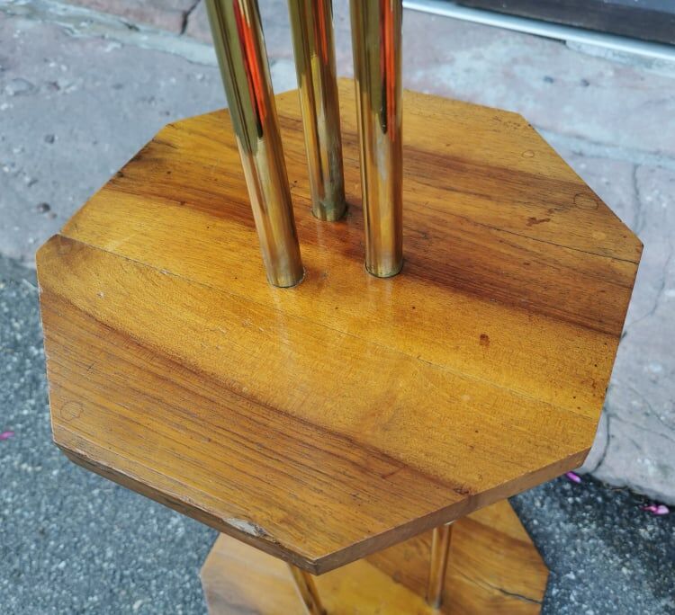 Floor lamp with lampshade