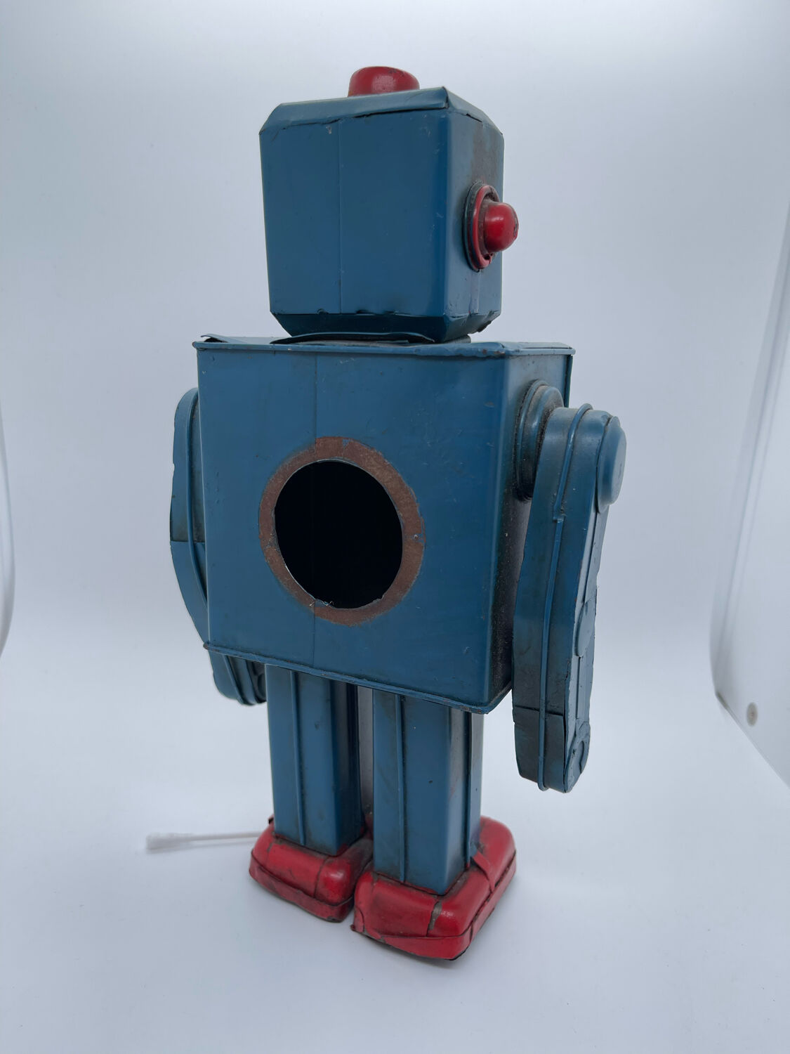 Old robot - metal/painted sheet - tin toys style - vintage