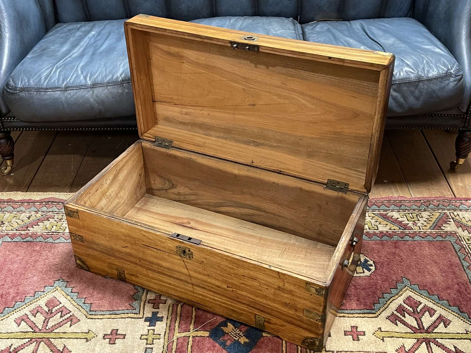 1930s English oak dressing table with beveled oval mirror