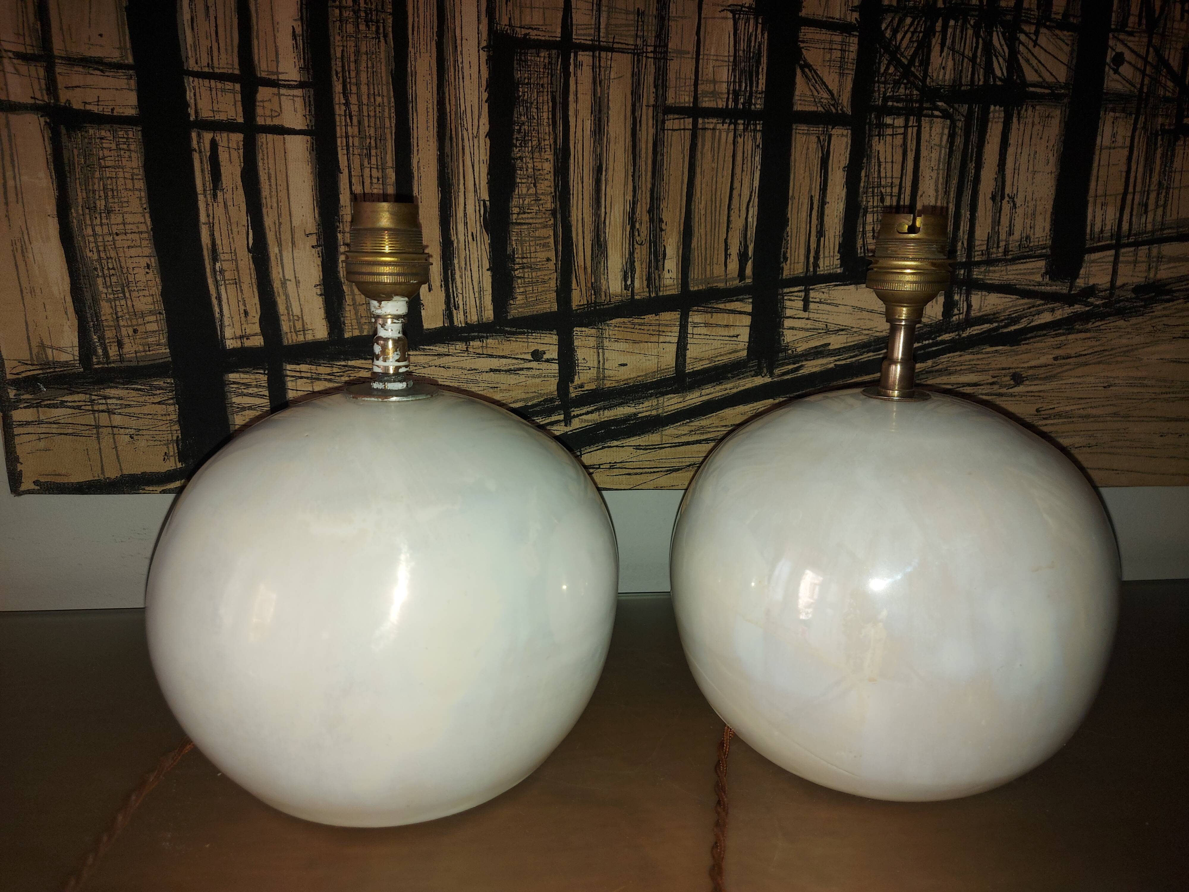 Ceramic lamp foot, iridescent white