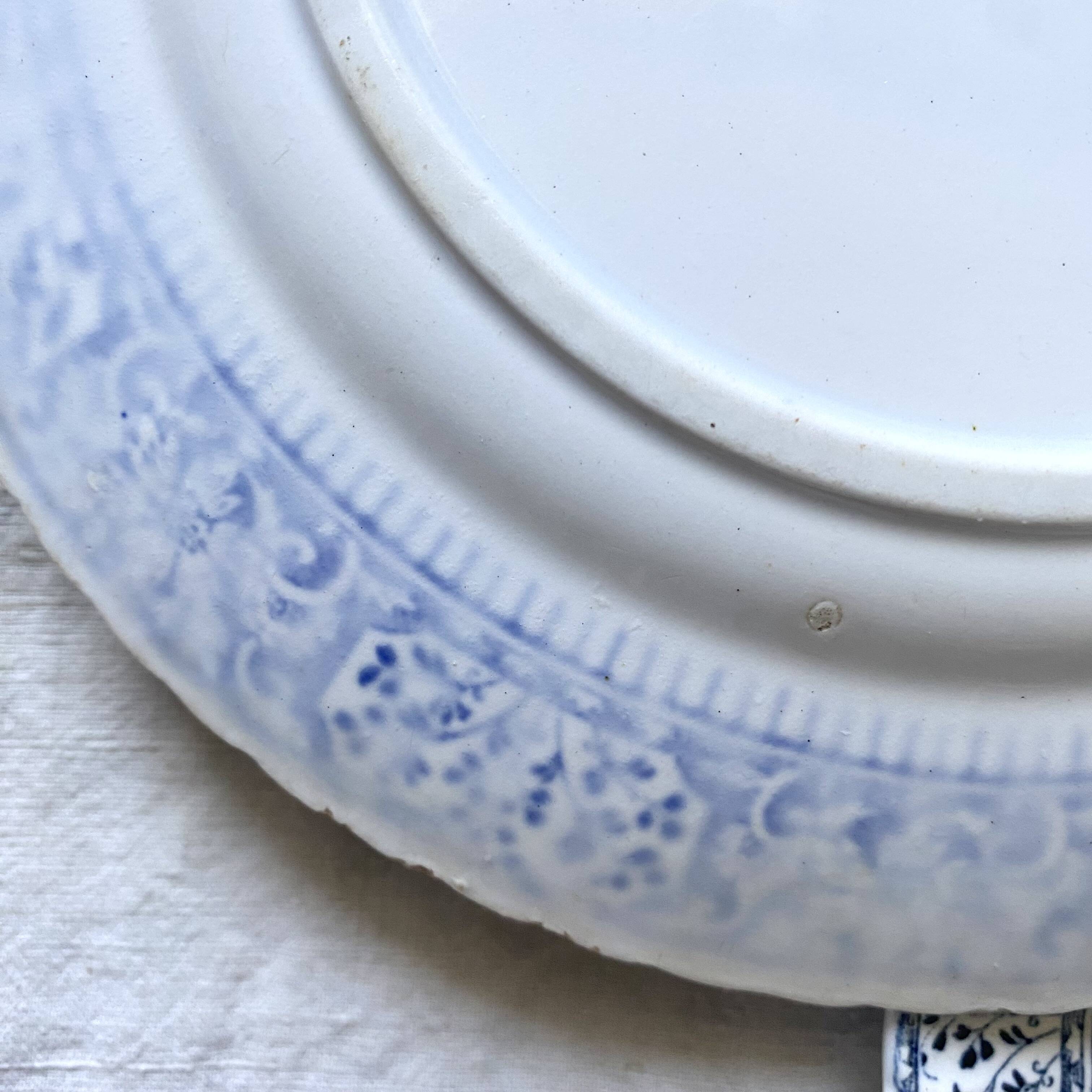 Sarreguemines ironstone dessert plates, "Embroidery" model