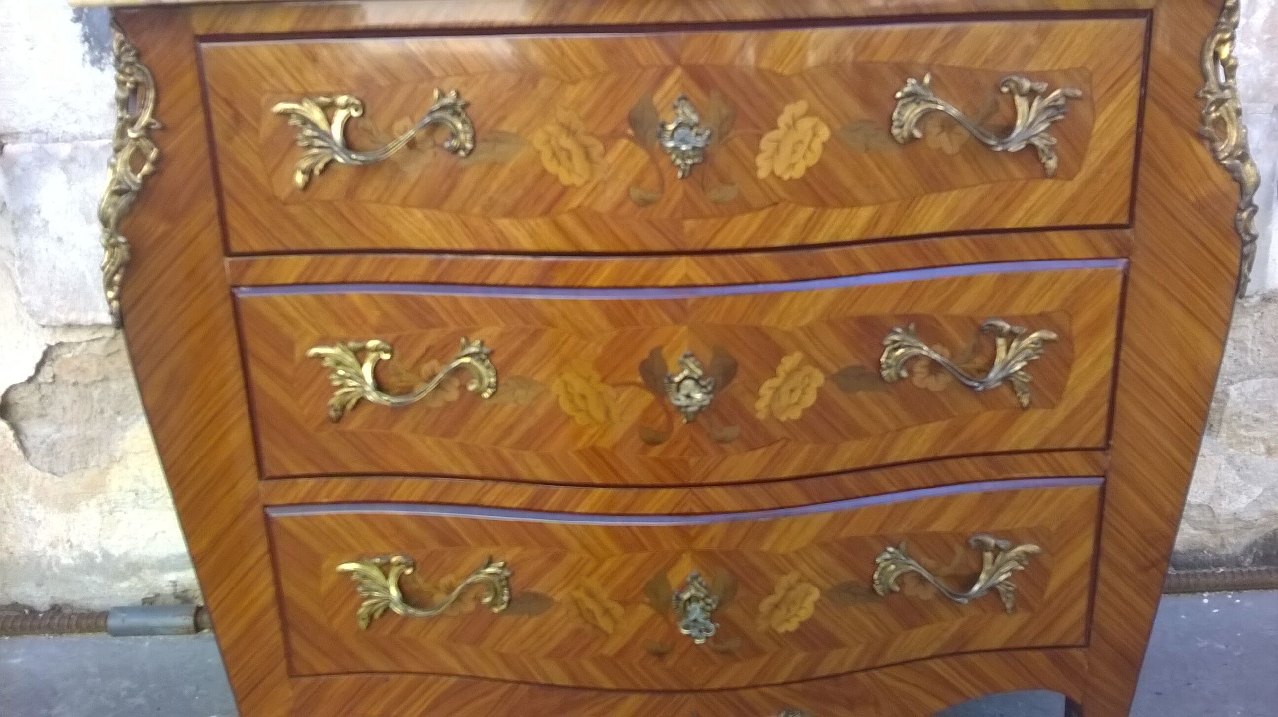 Commode style Louis XV estampillé