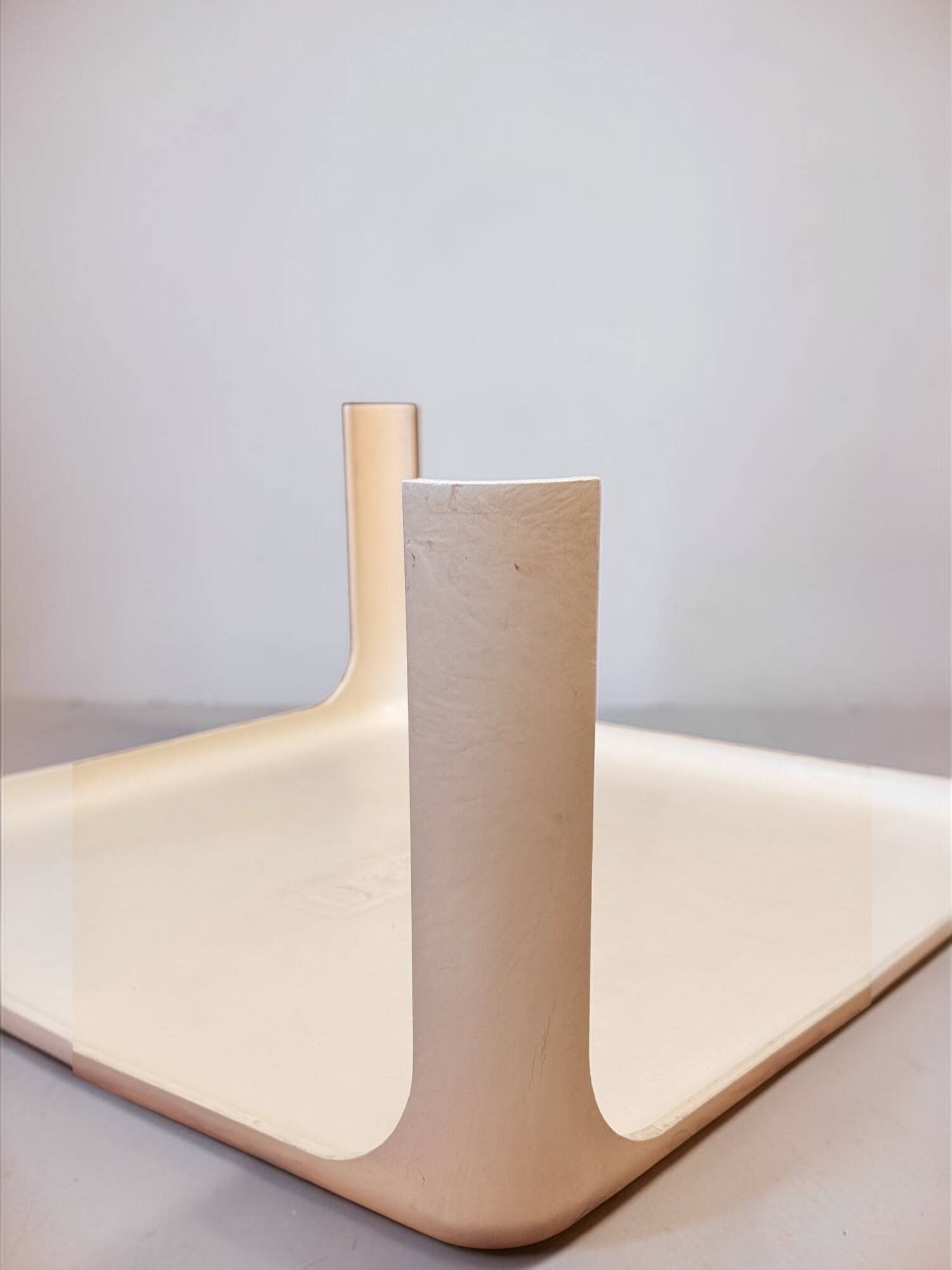 Artemide Giano coffee table 70x70 cm – ABS Space Age – Italian design 1970s