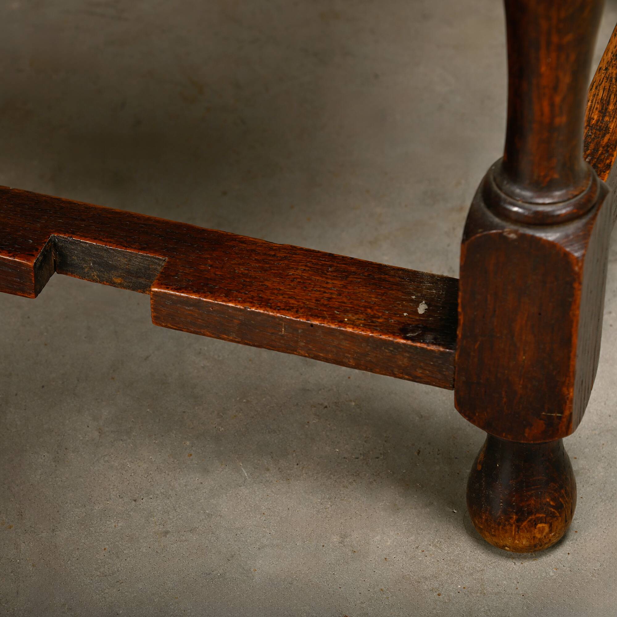 Antique English oval Gateleg Table in solid Oak, Late 19th Century