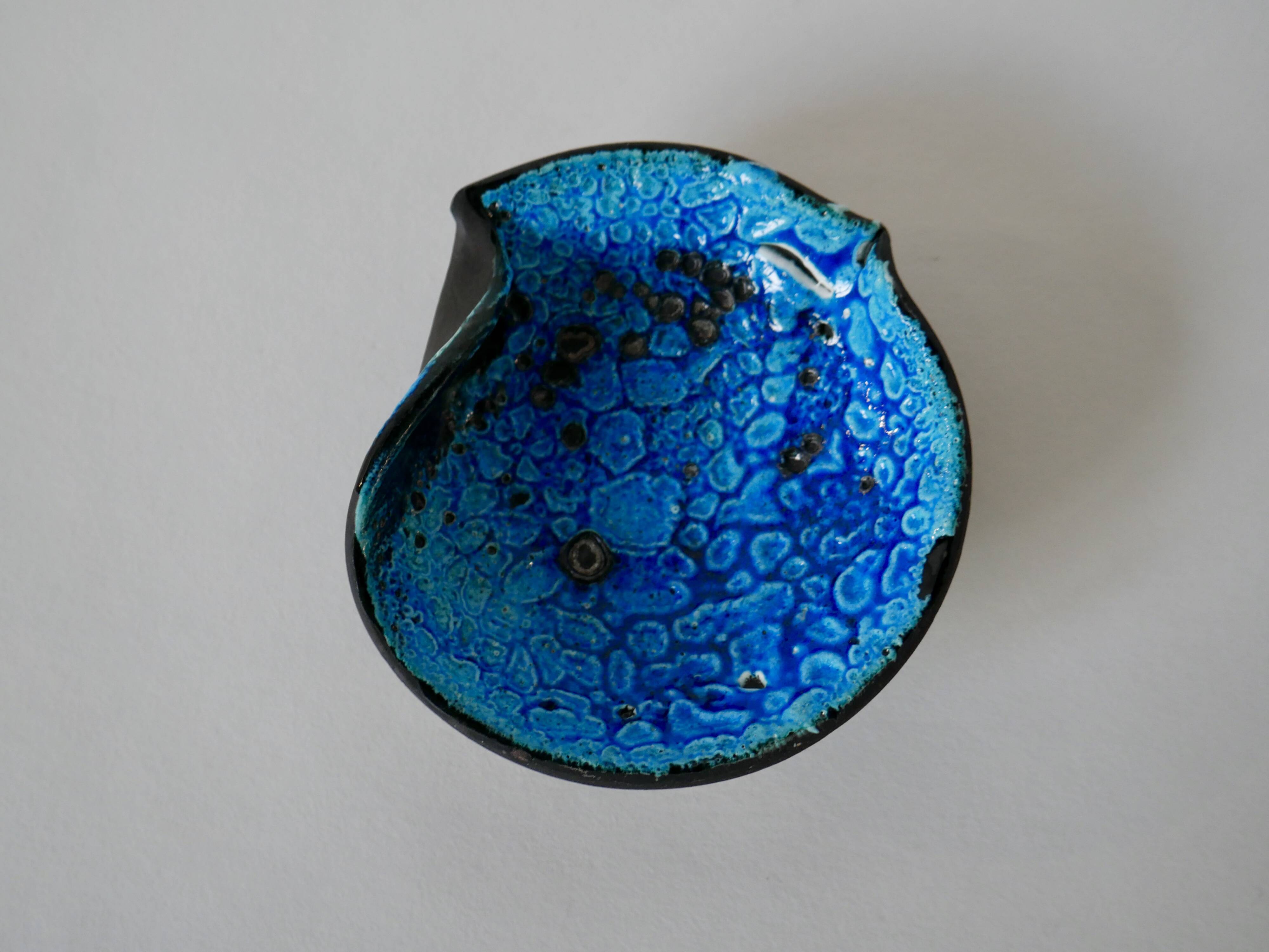 Fat Lava blue round ceramic ashtray 70s