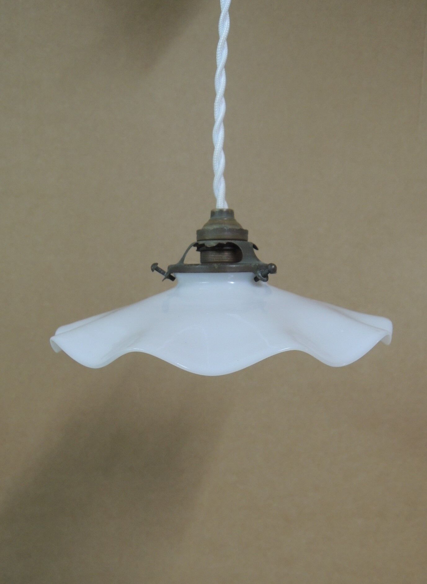 Hanging rises and falls