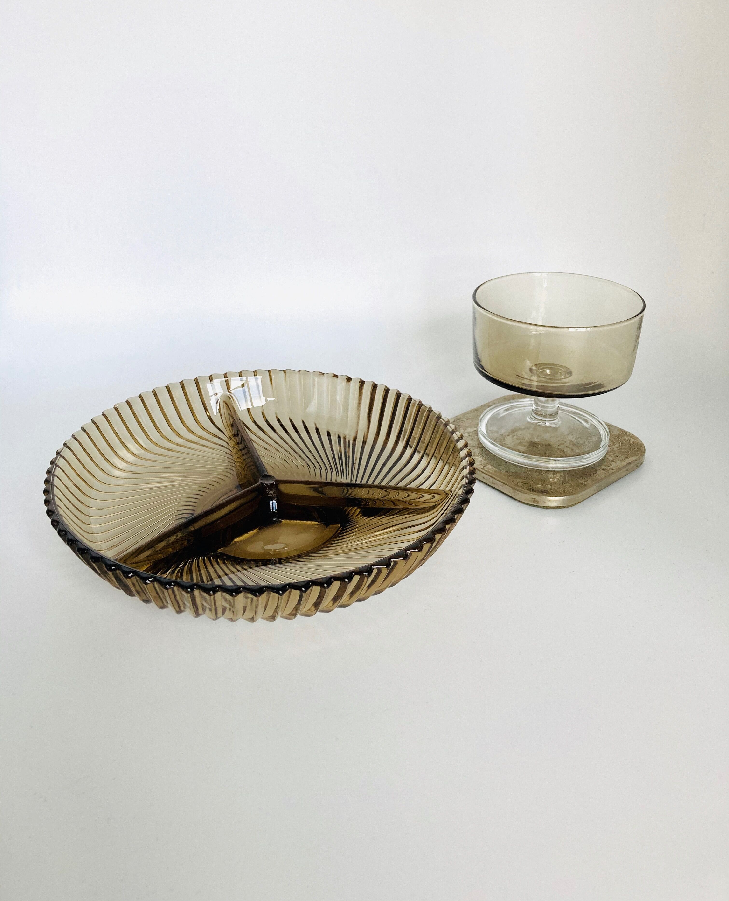 Cup dish appetizer with compartments