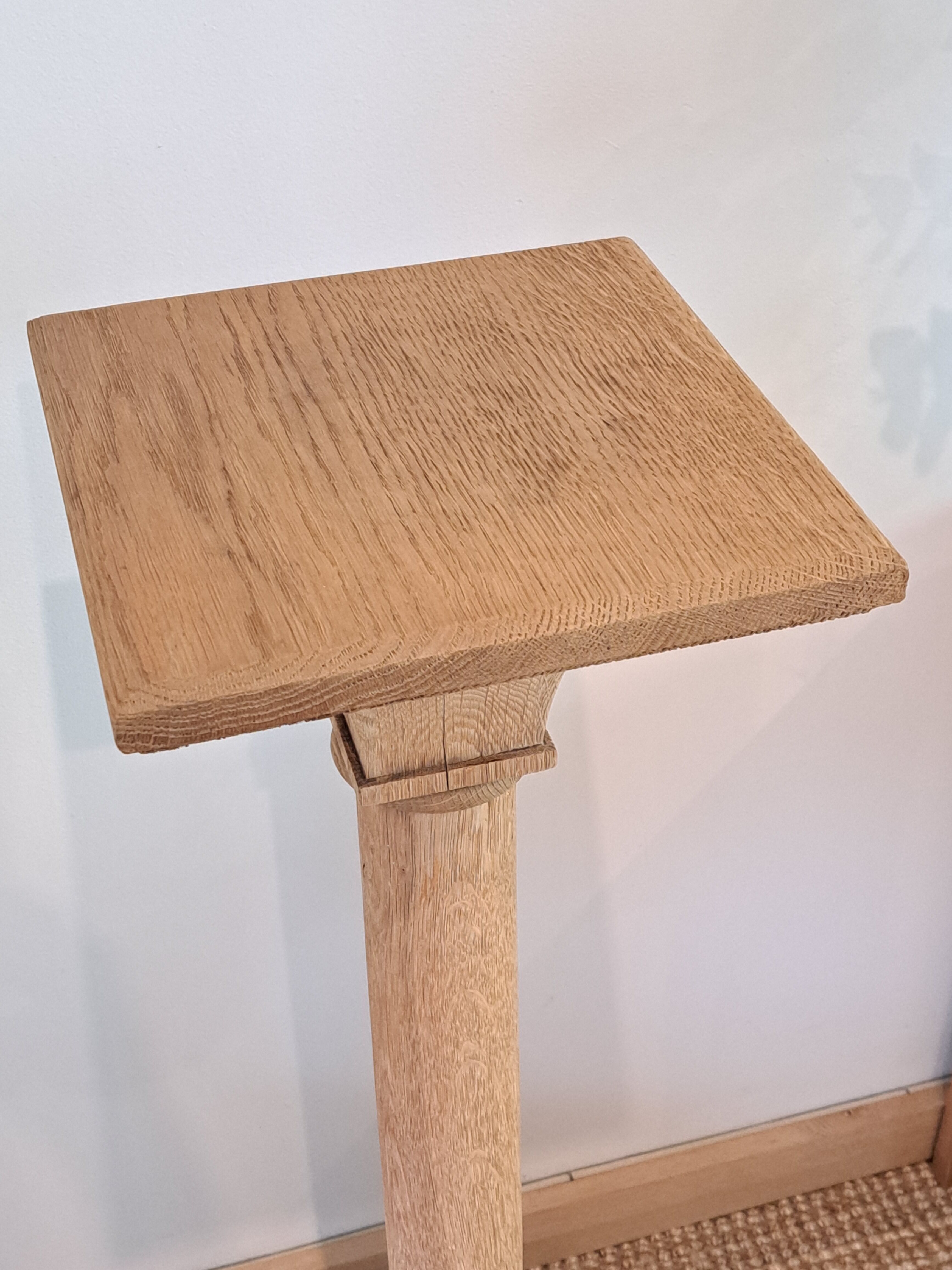 Light oak wood column