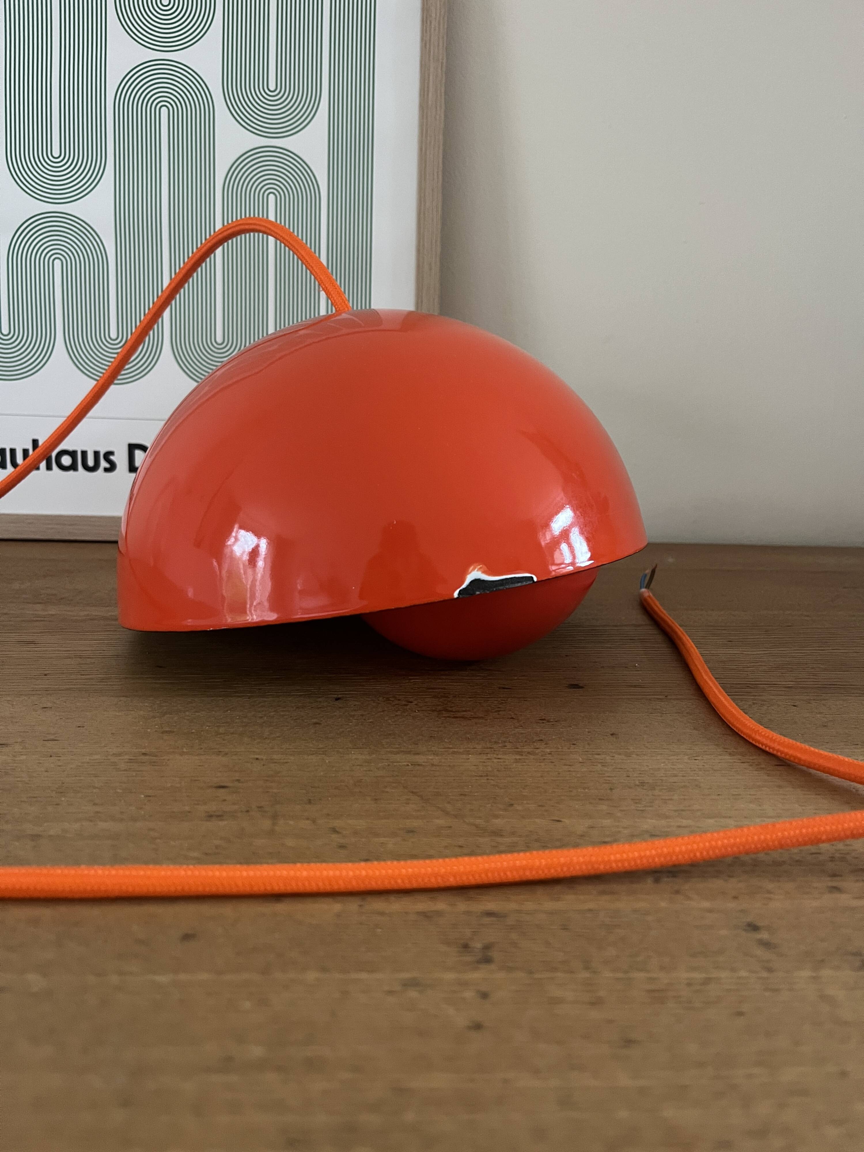 Vintage enamel lamp Louis Poulsen Flowerpot - Verner Panton - VP1