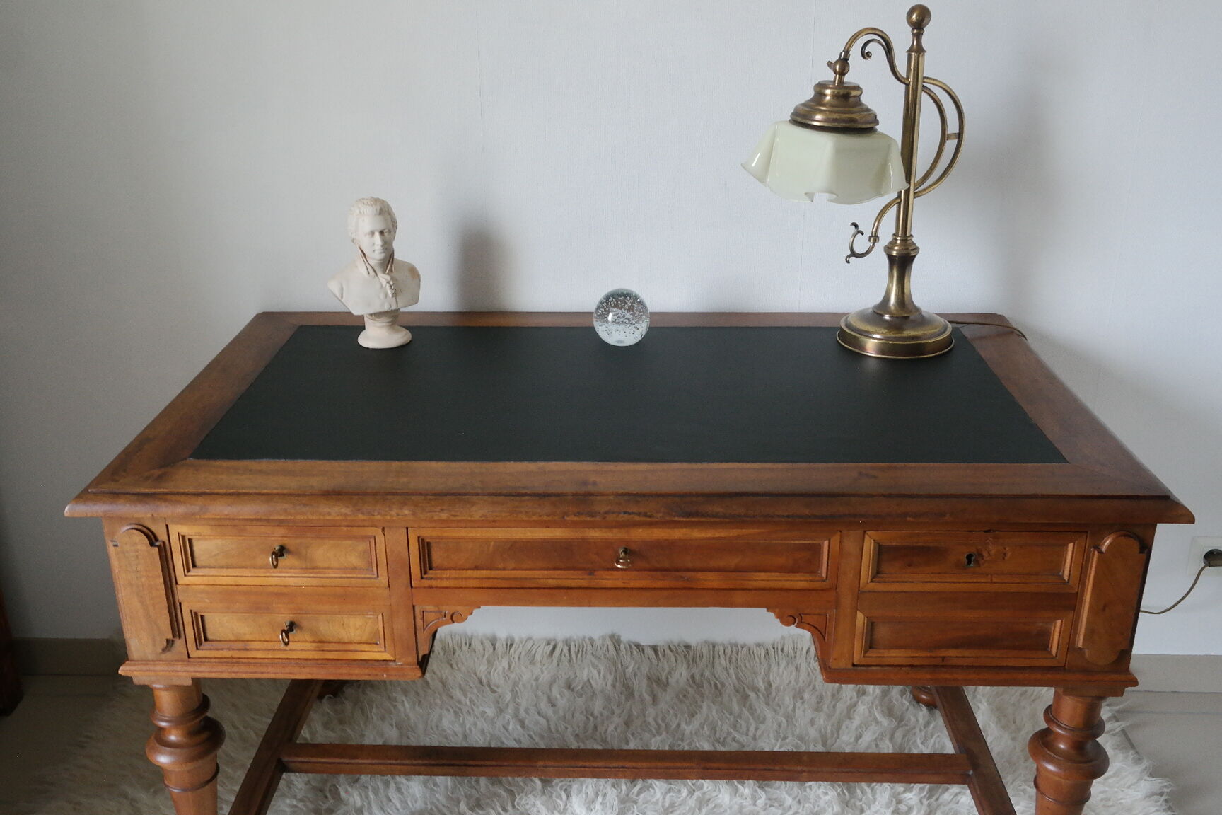 Office minister in walnut style Louis Philippe XXème
