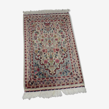 Tapis en laine et  soie fait main 105x63cm